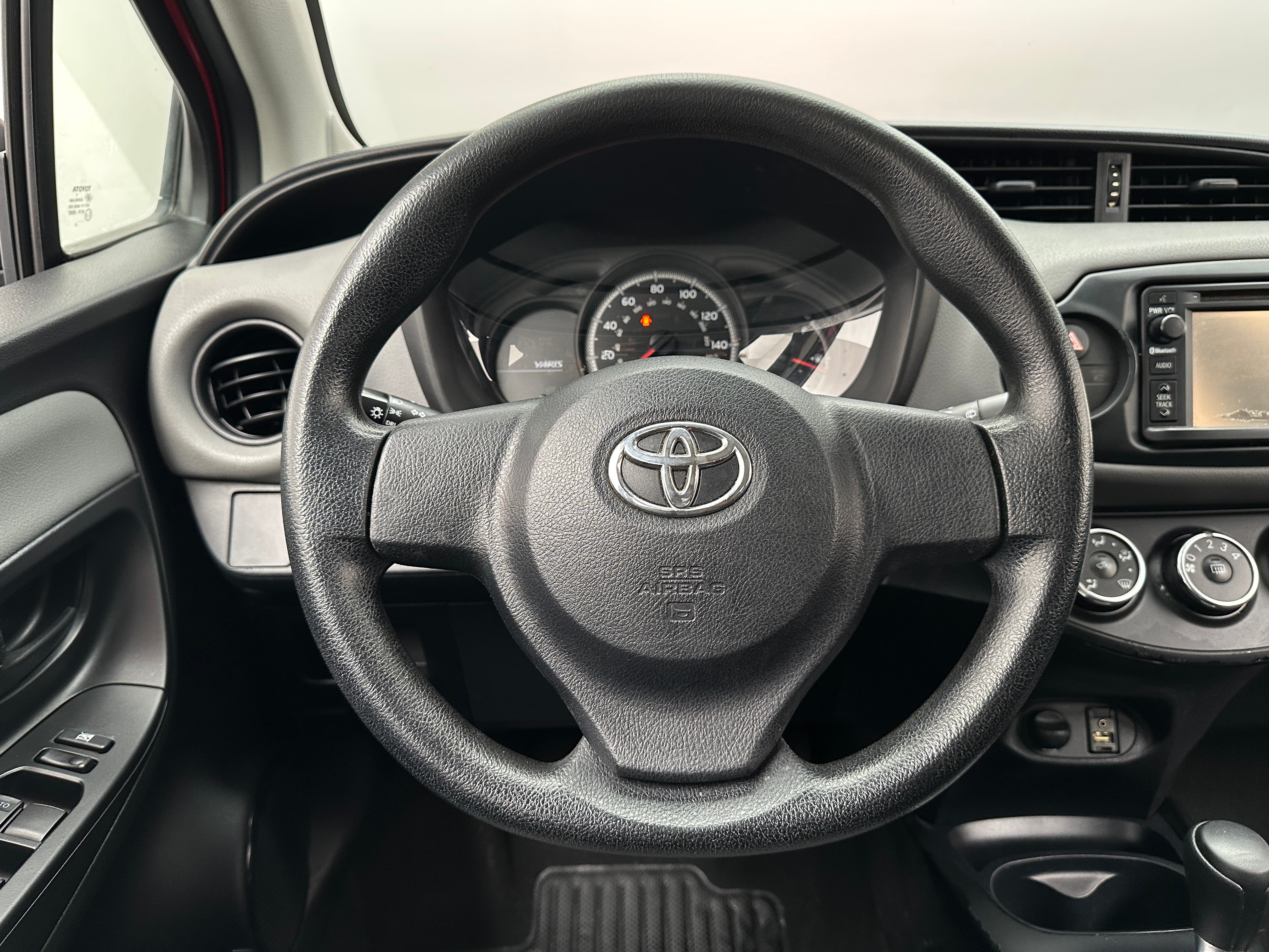 2015 Toyota Yaris L 5