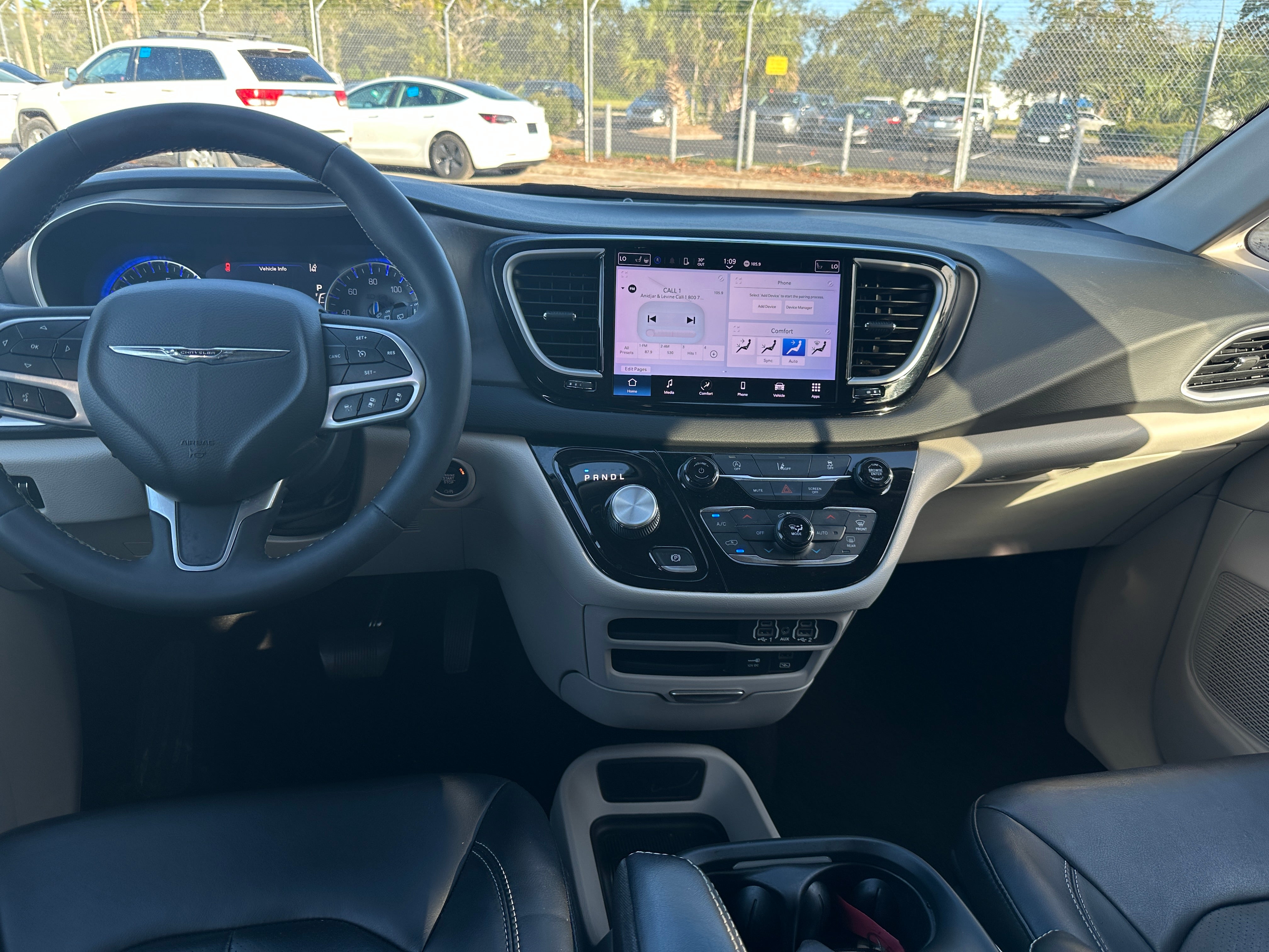 2022 Chrysler Pacifica Touring L 3