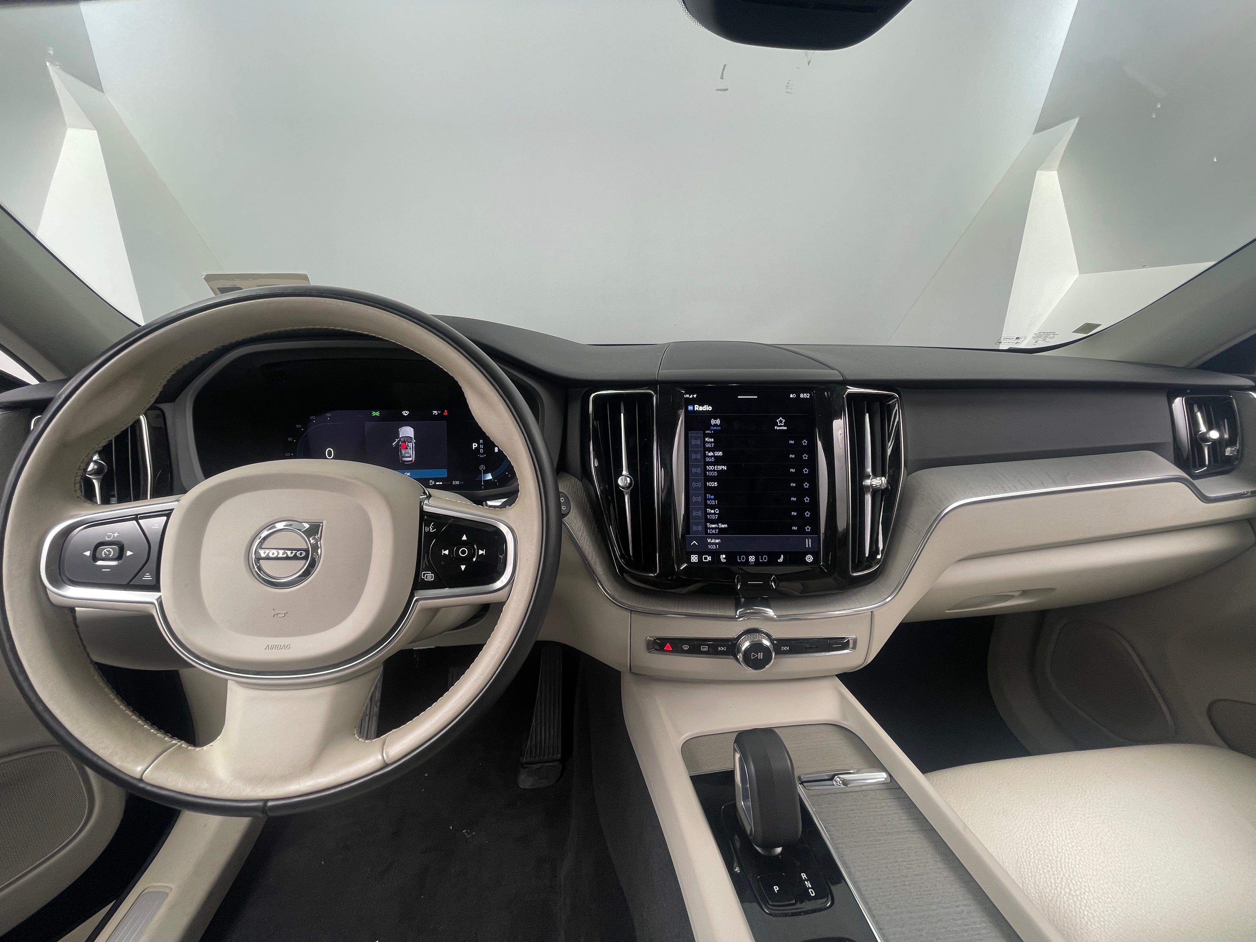 2023 Volvo XC60 B5 Plus 3