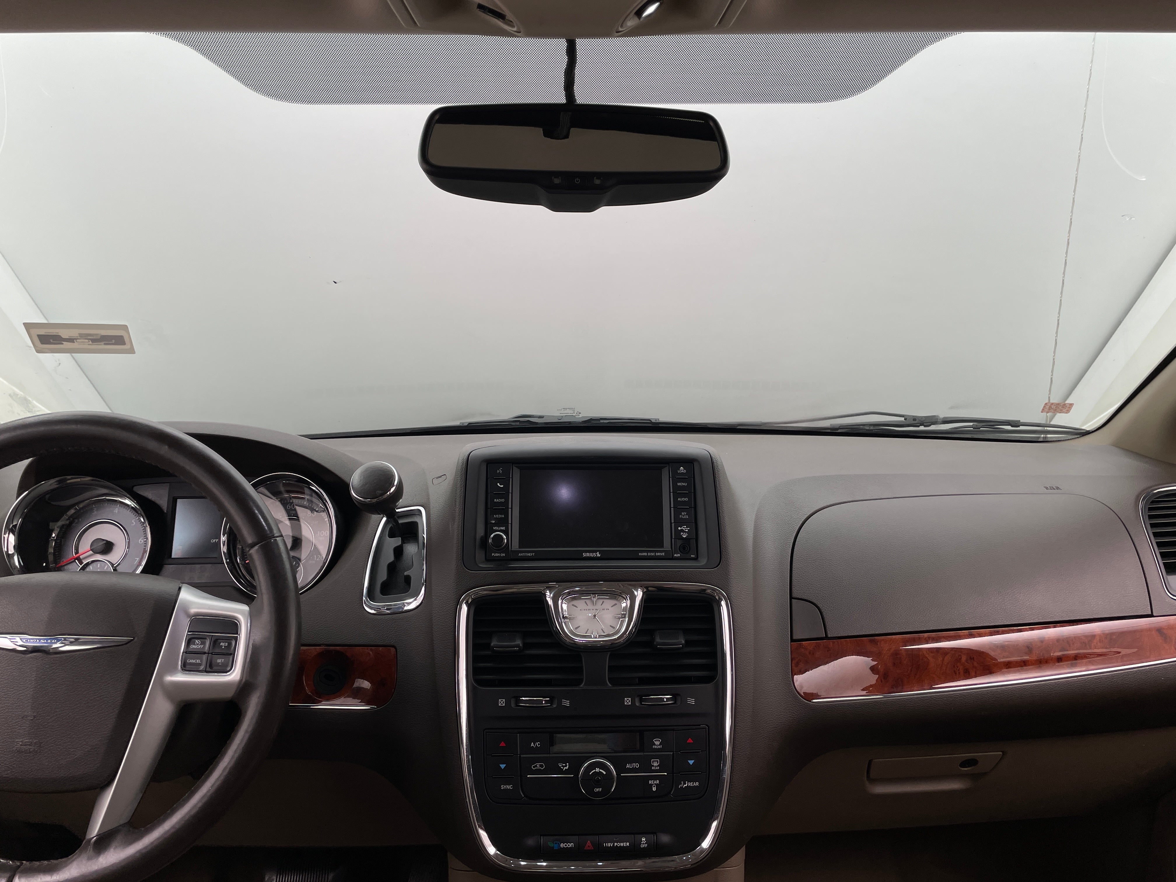 2015 Chrysler Town & Country Touring 2