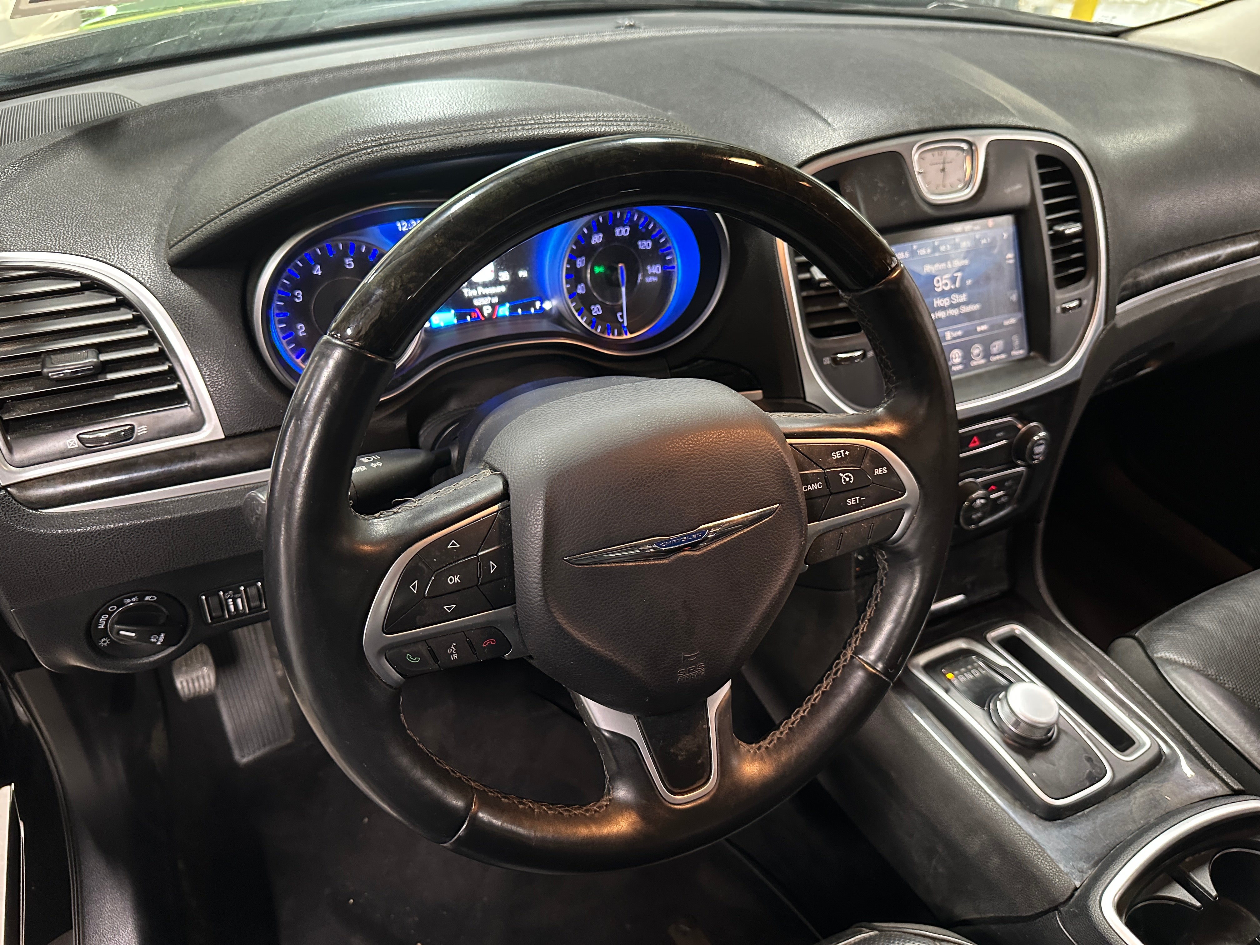 2016 Chrysler 300 C 2