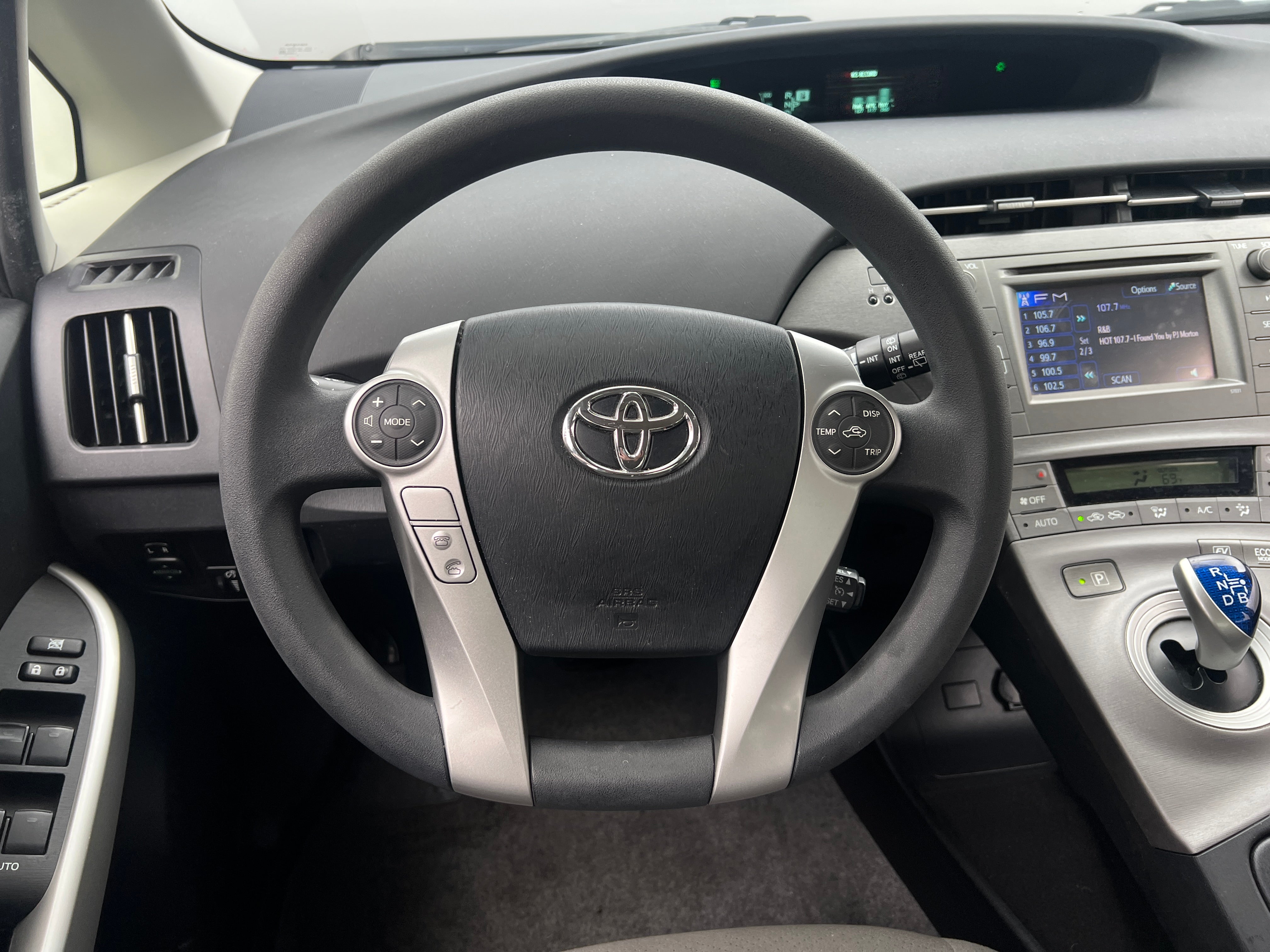 2015 Toyota Prius Two 5