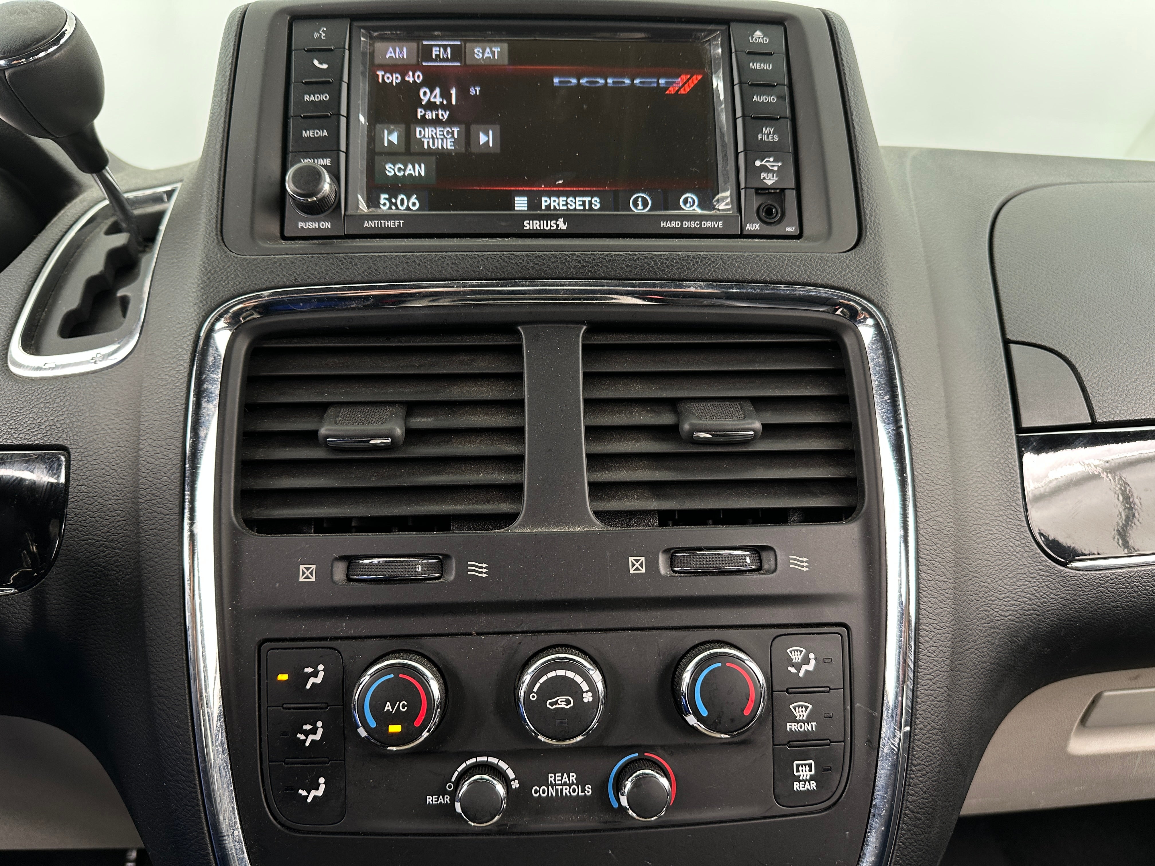 2014 Dodge Grand Caravan SXT 4