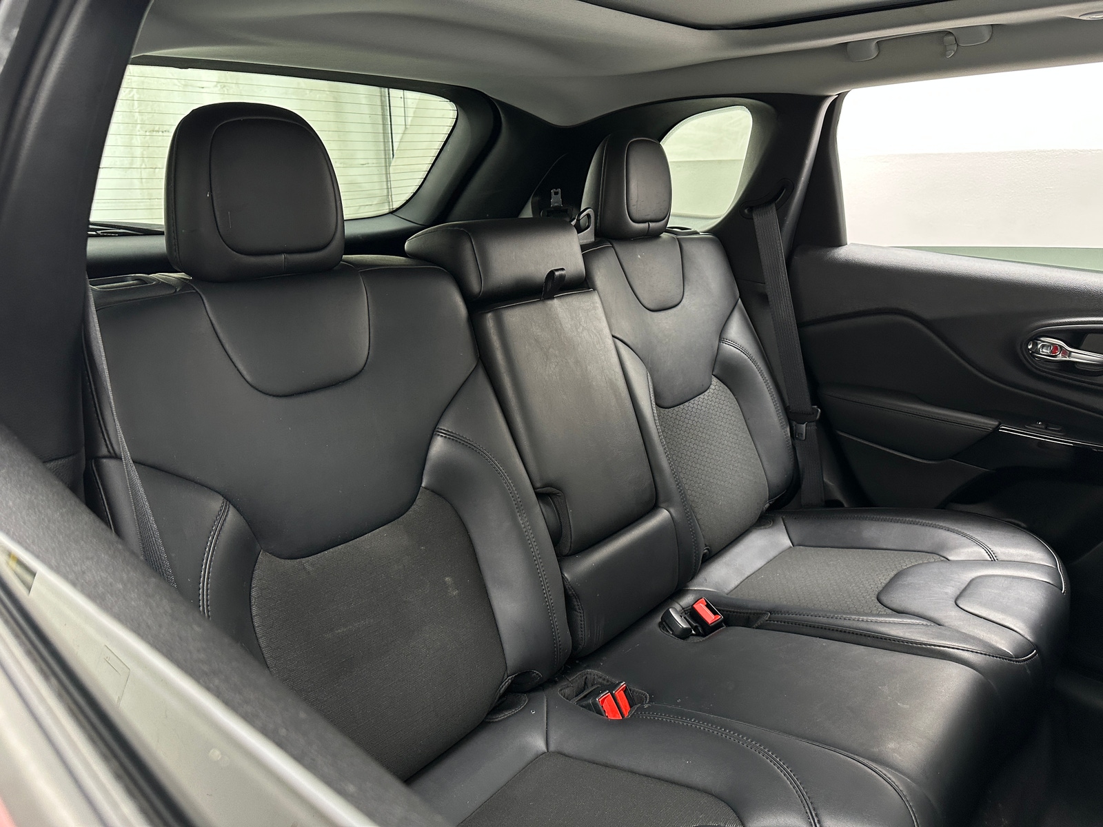 Thumbnail: 2021 Jeep Cherokee - 6