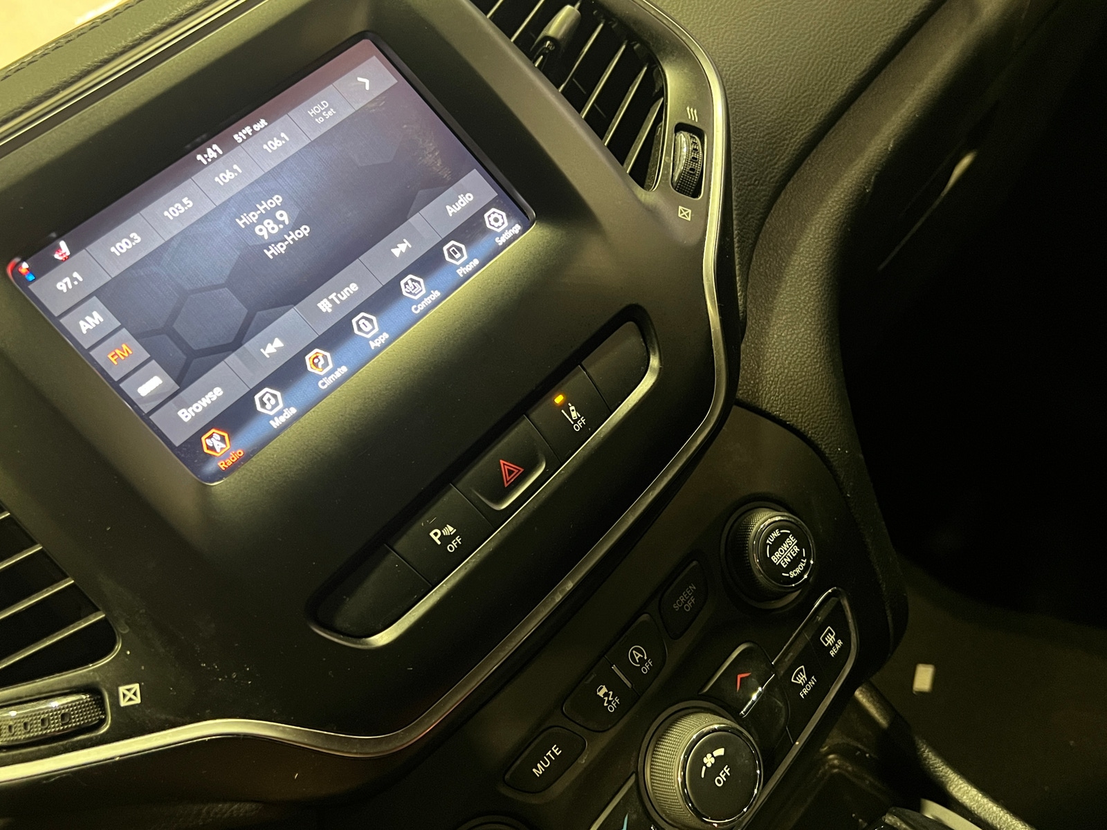 Thumbnail: 2021 Jeep Cherokee - 4