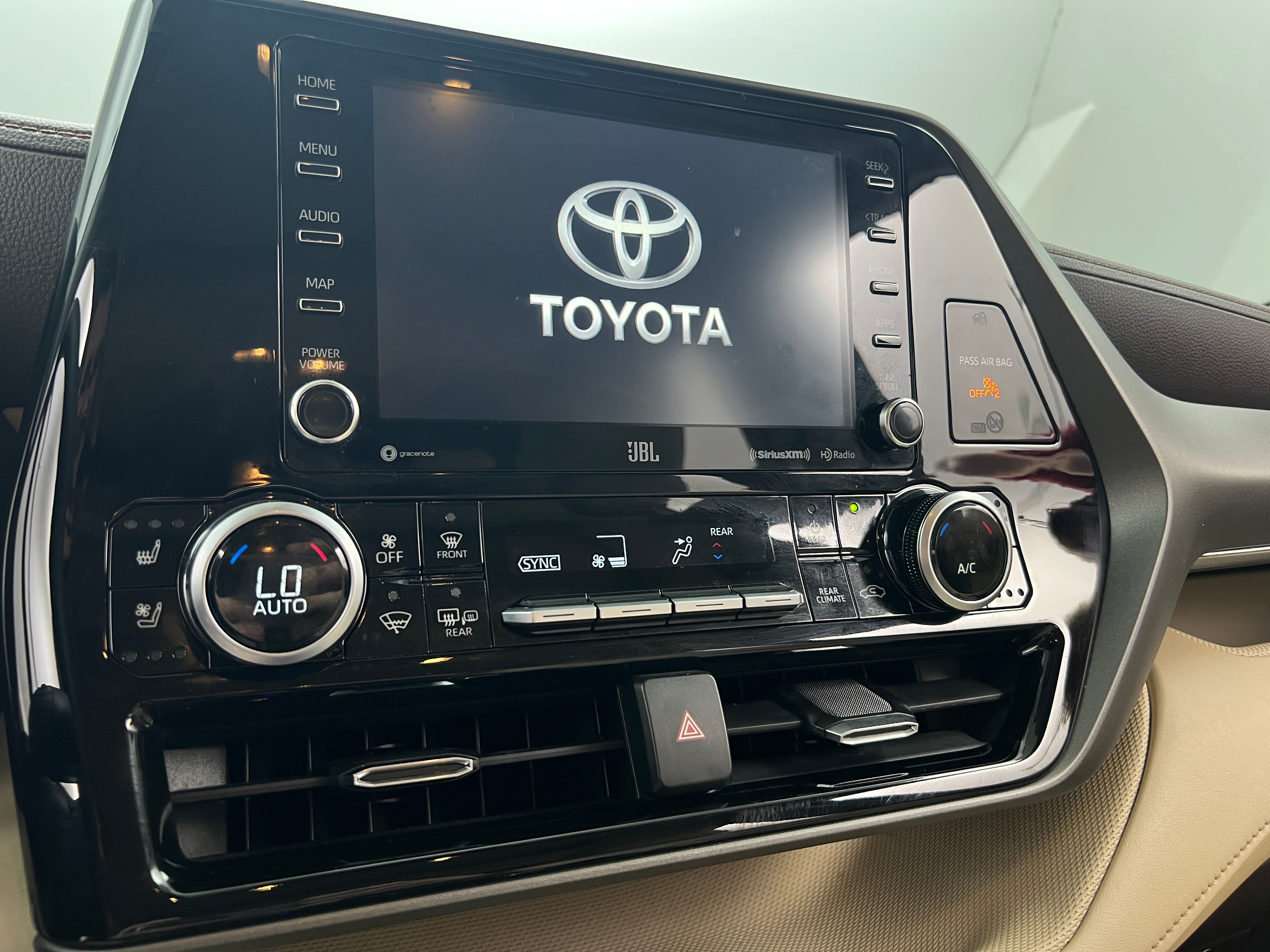 2021 Toyota Highlander Limited 4