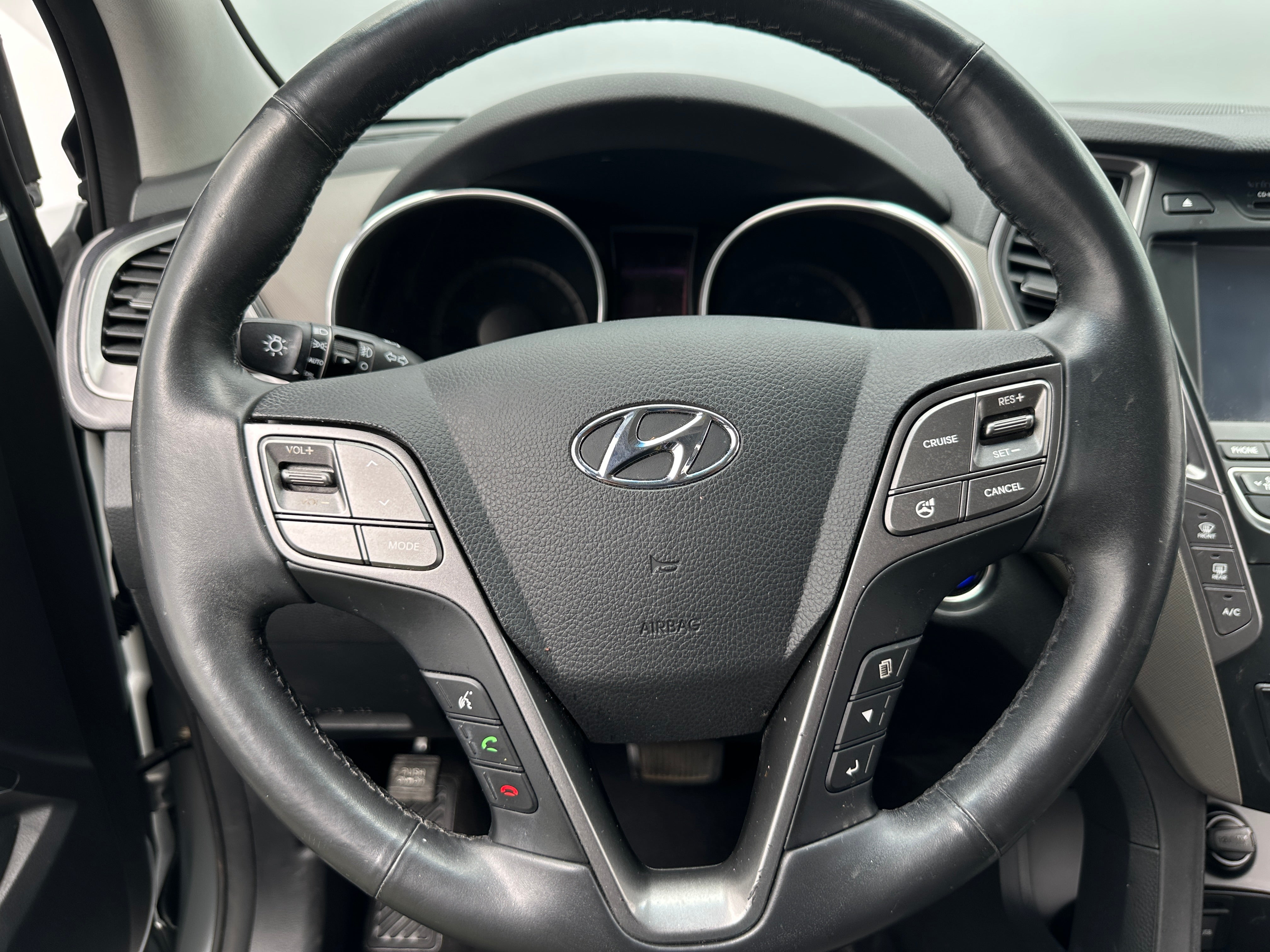 2015 Hyundai Santa Fe Limited 4