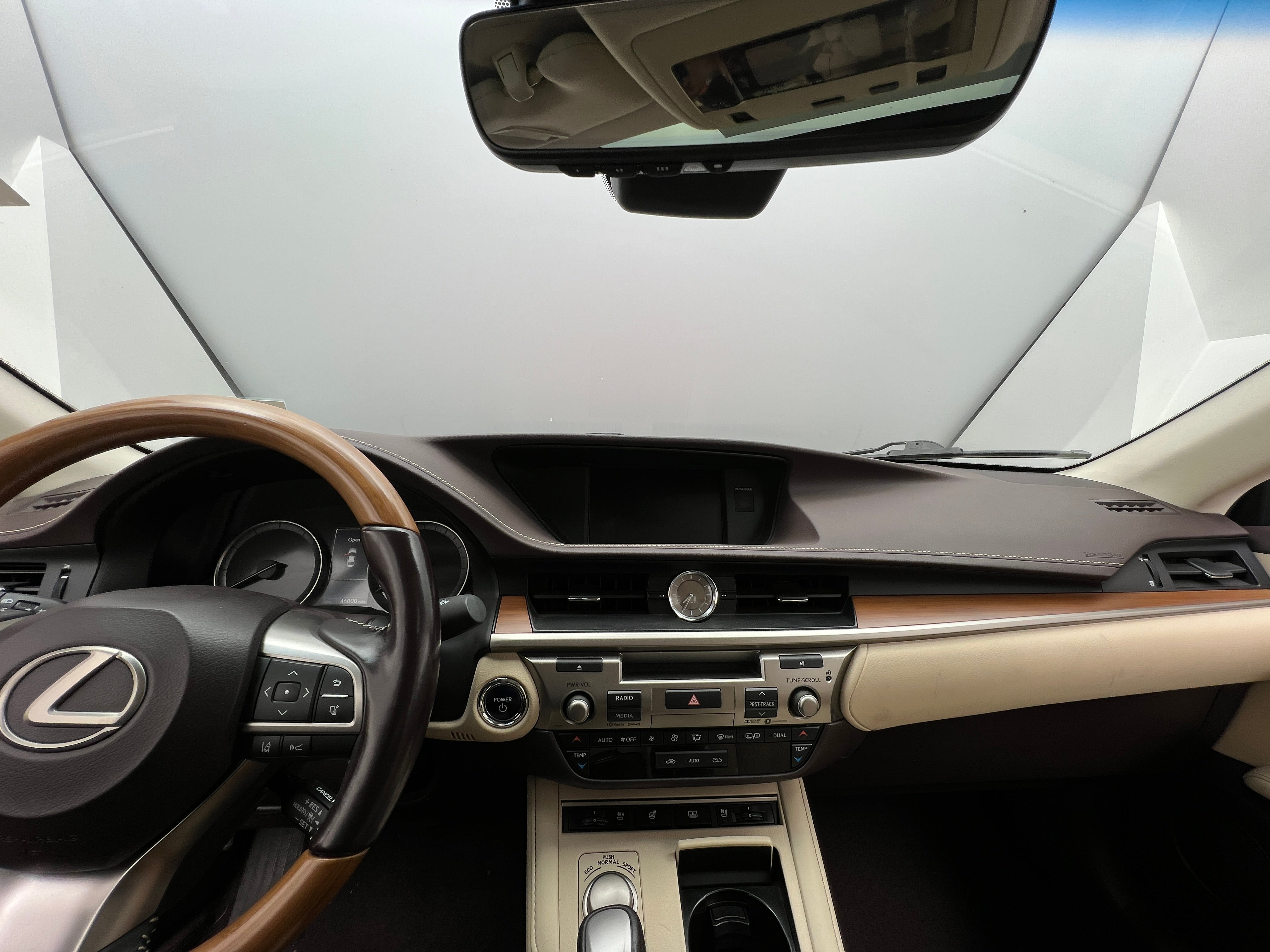 2017 Lexus ES Hybrid 300h 3