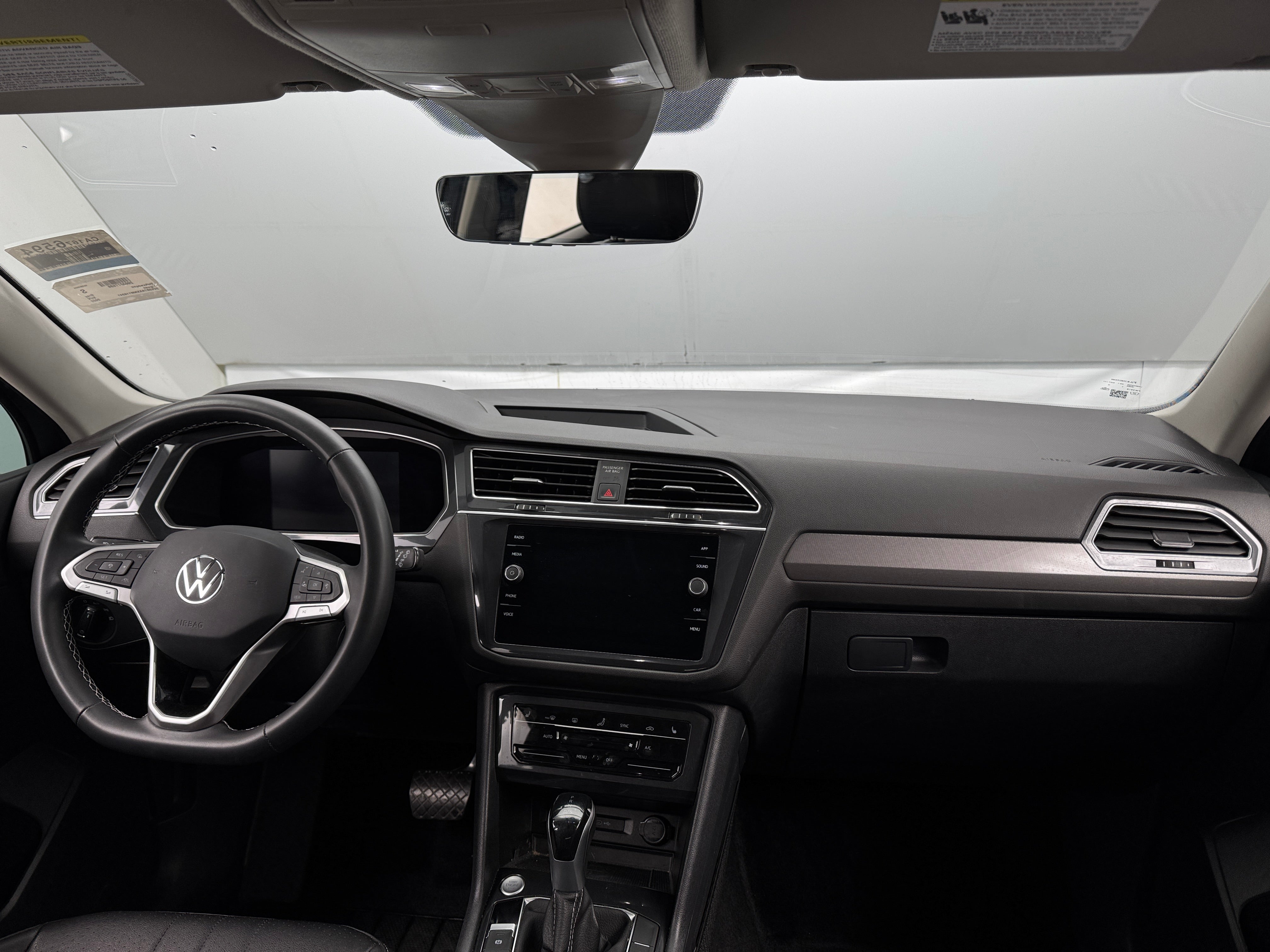 2022 Volkswagen Tiguan SE 3