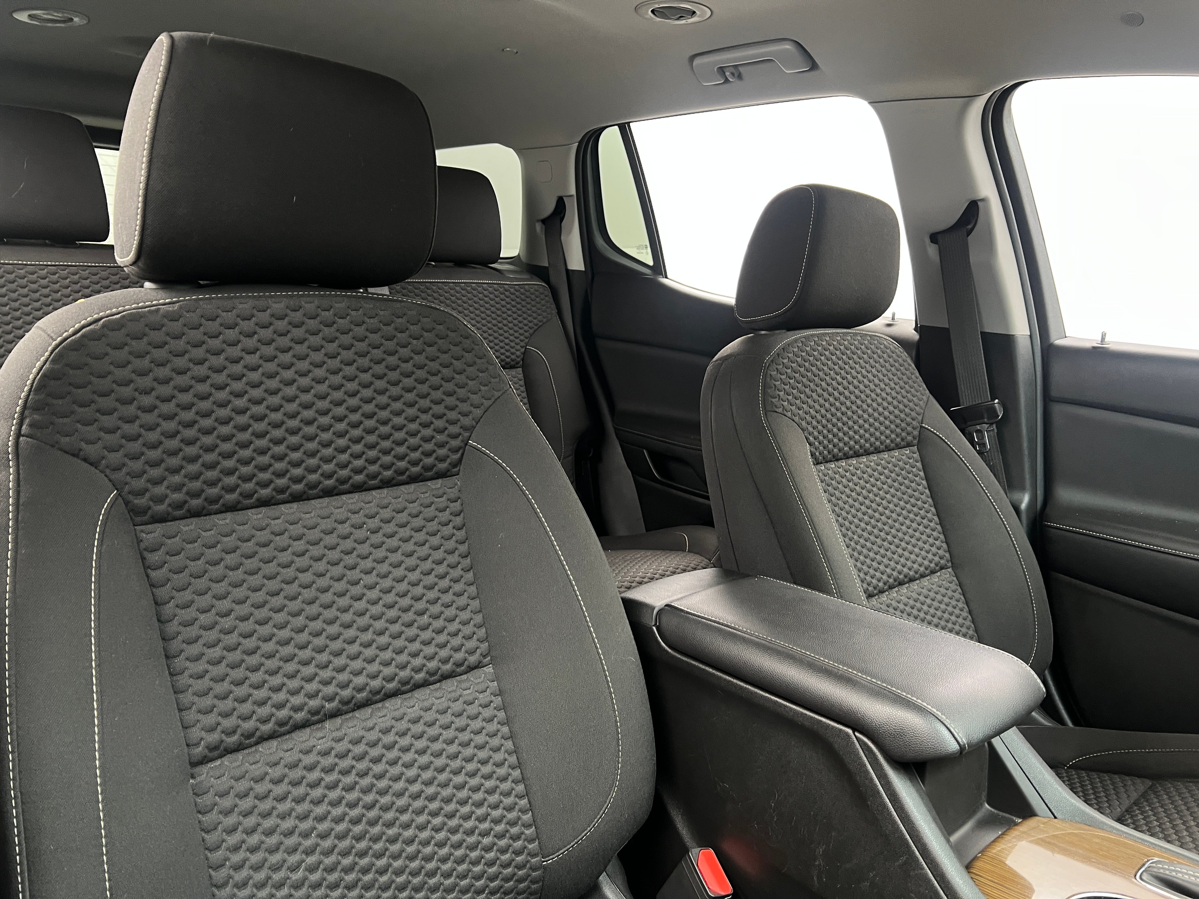 2017 GMC Acadia SLE 2