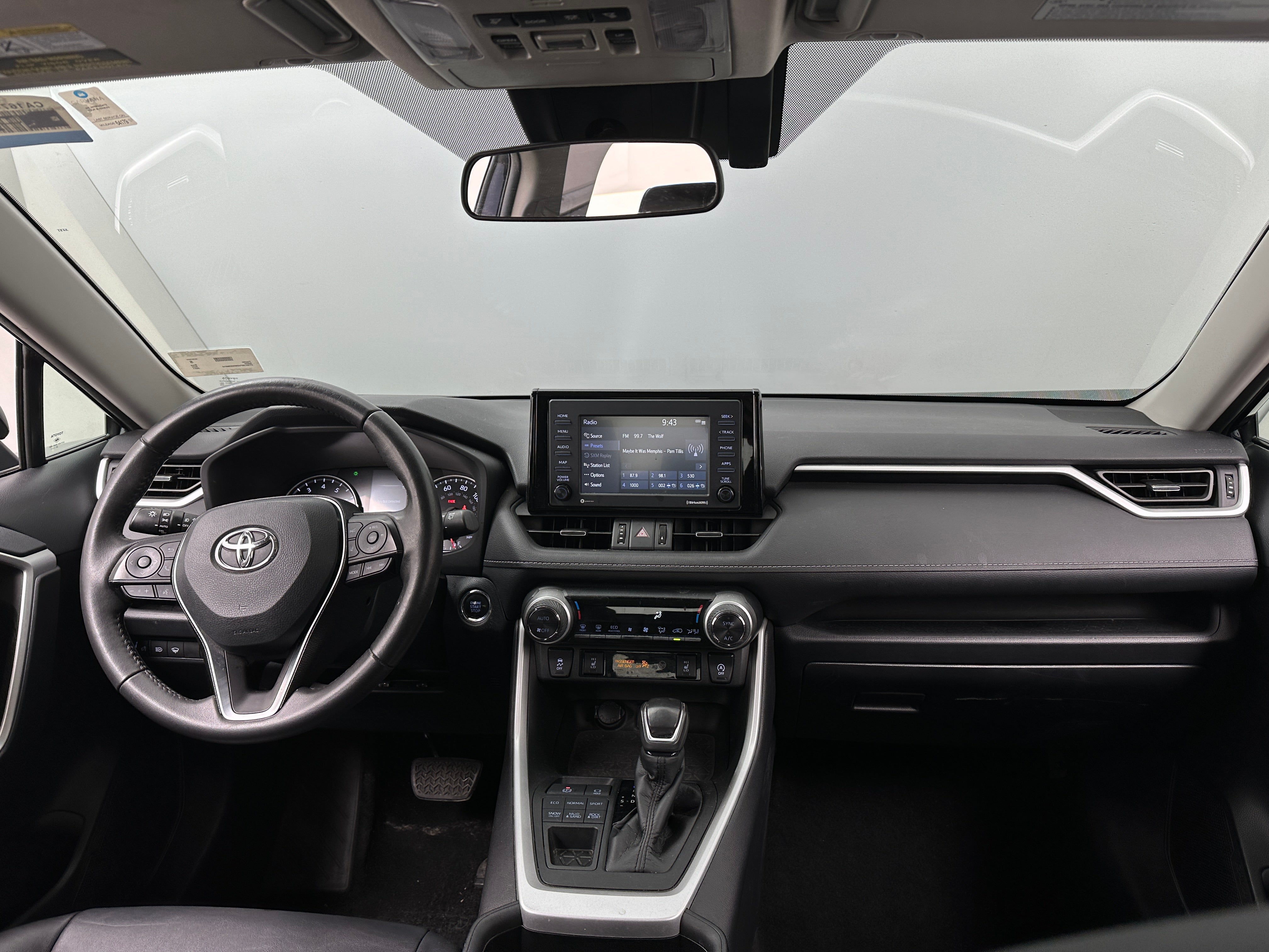 2021 Toyota RAV4 XLE Premium 3