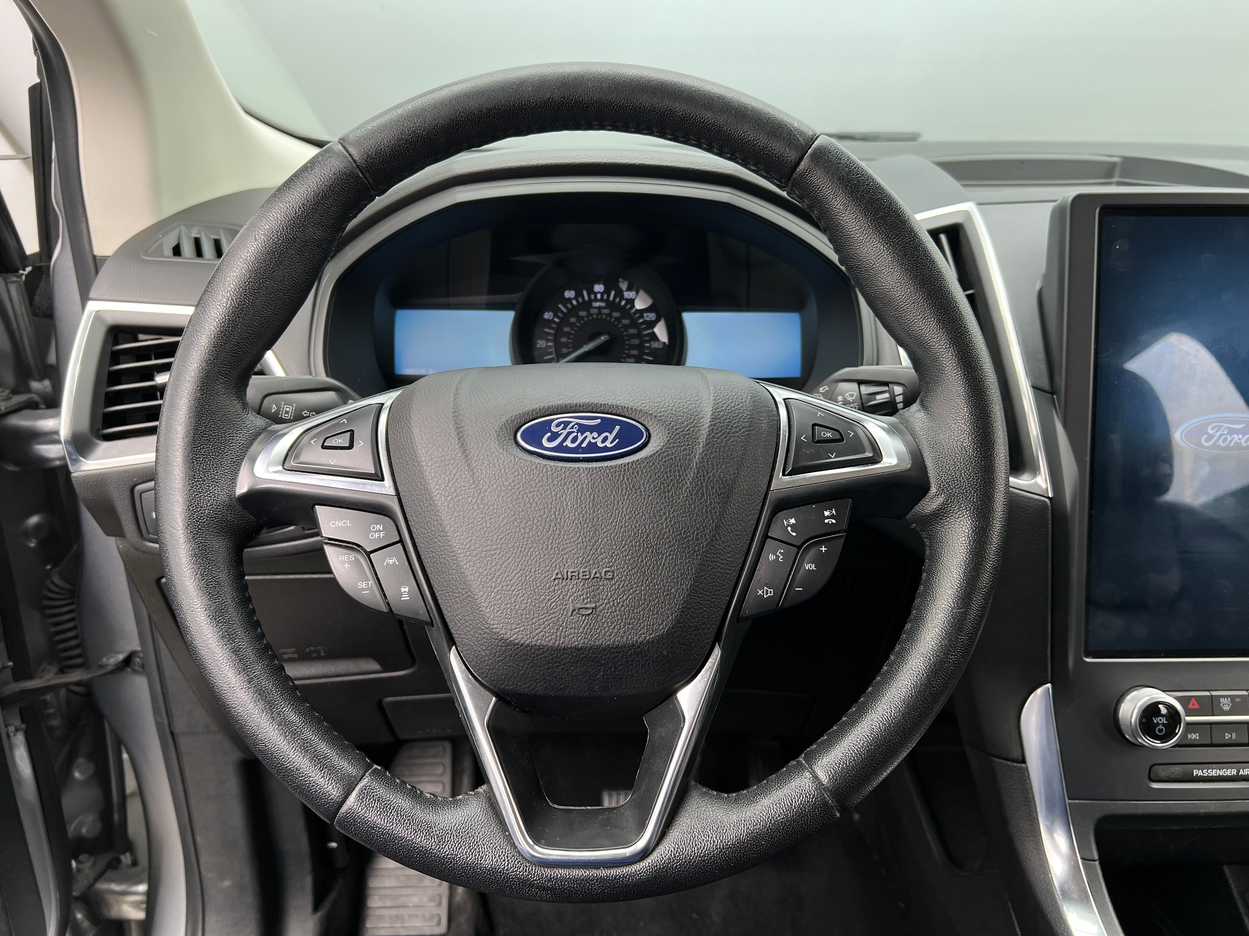 2022 Ford Edge Titanium 4