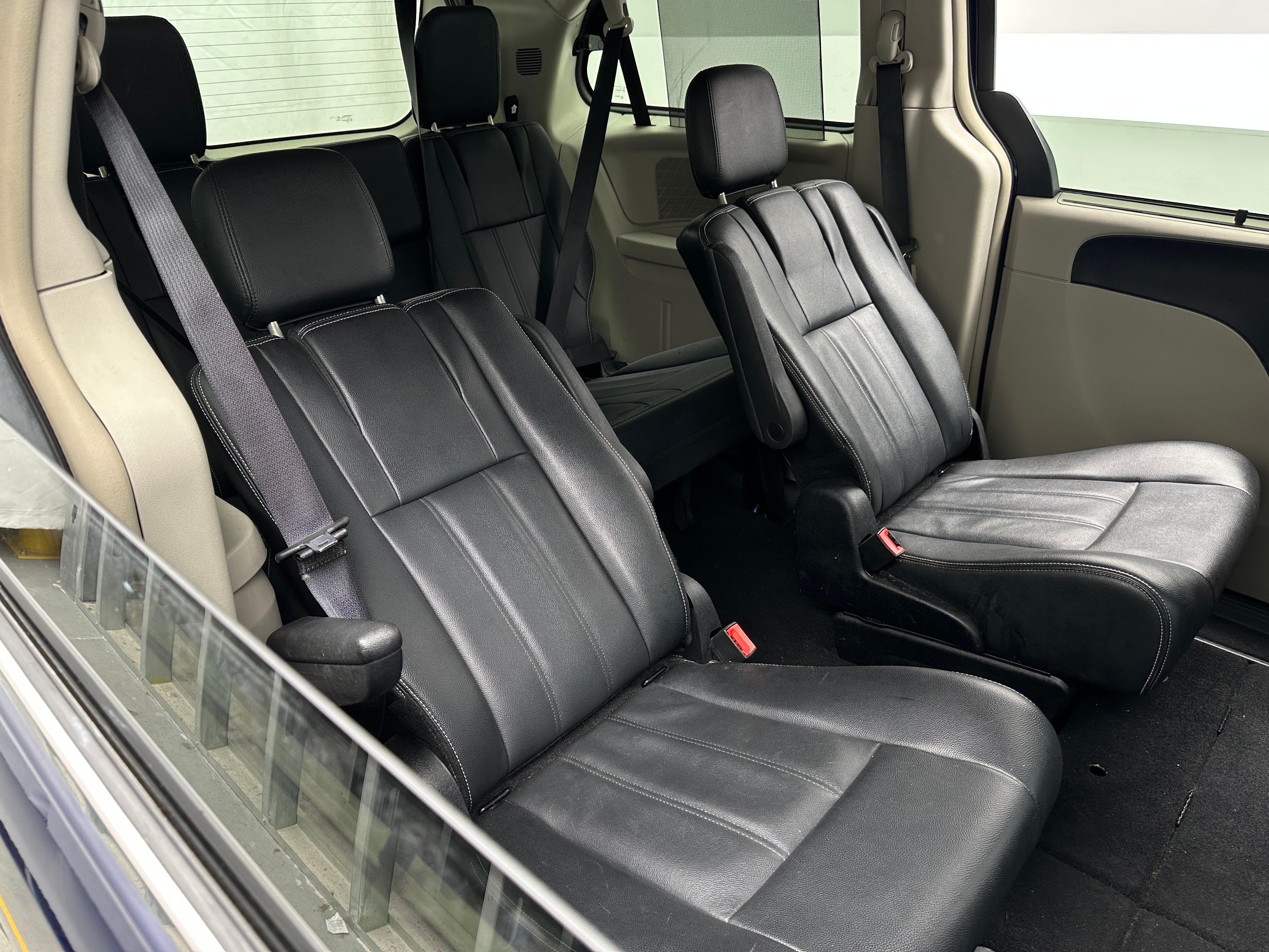 2016 Chrysler Town & Country Touring 5