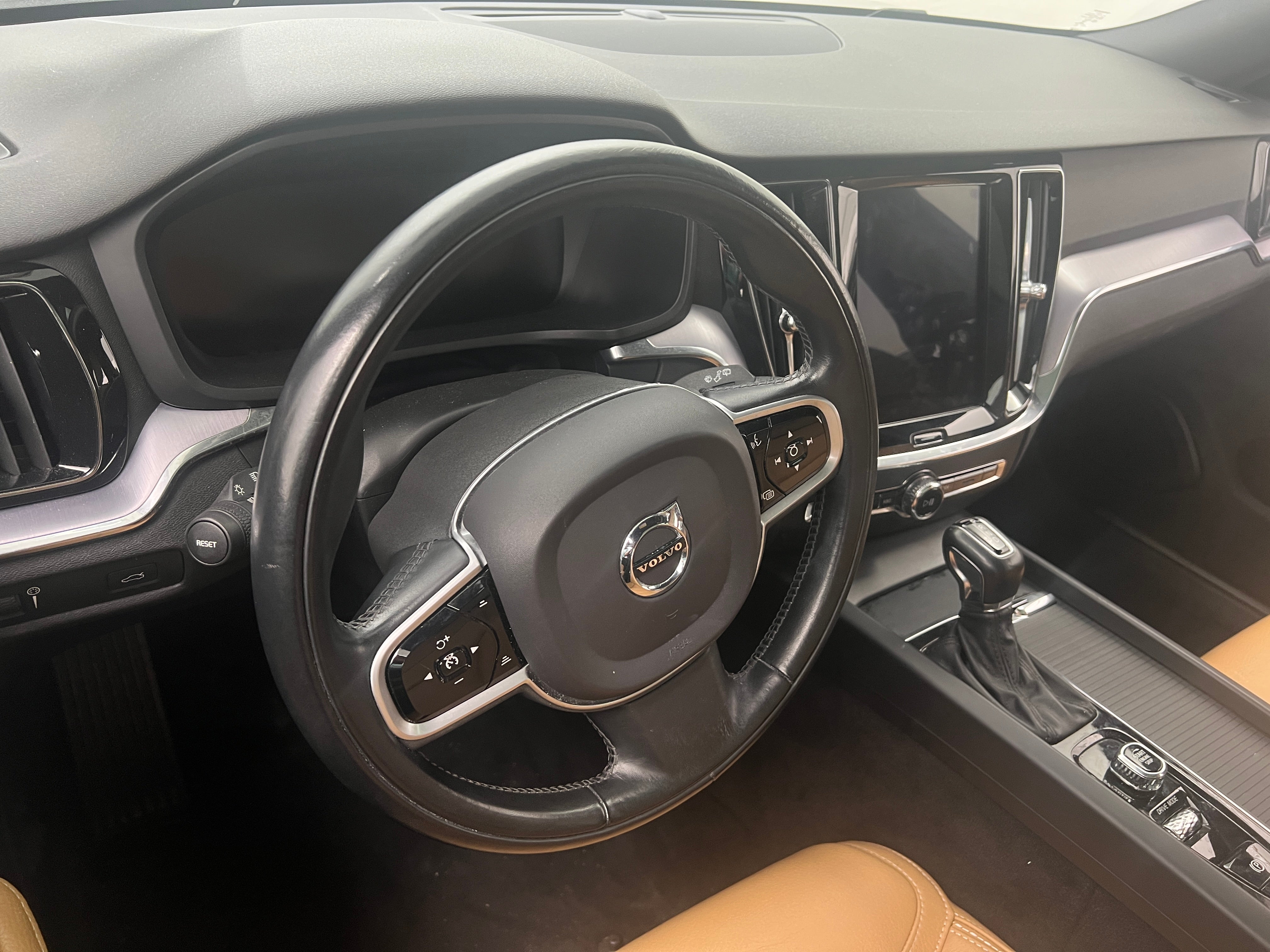 2020 Volvo V60 T5 4