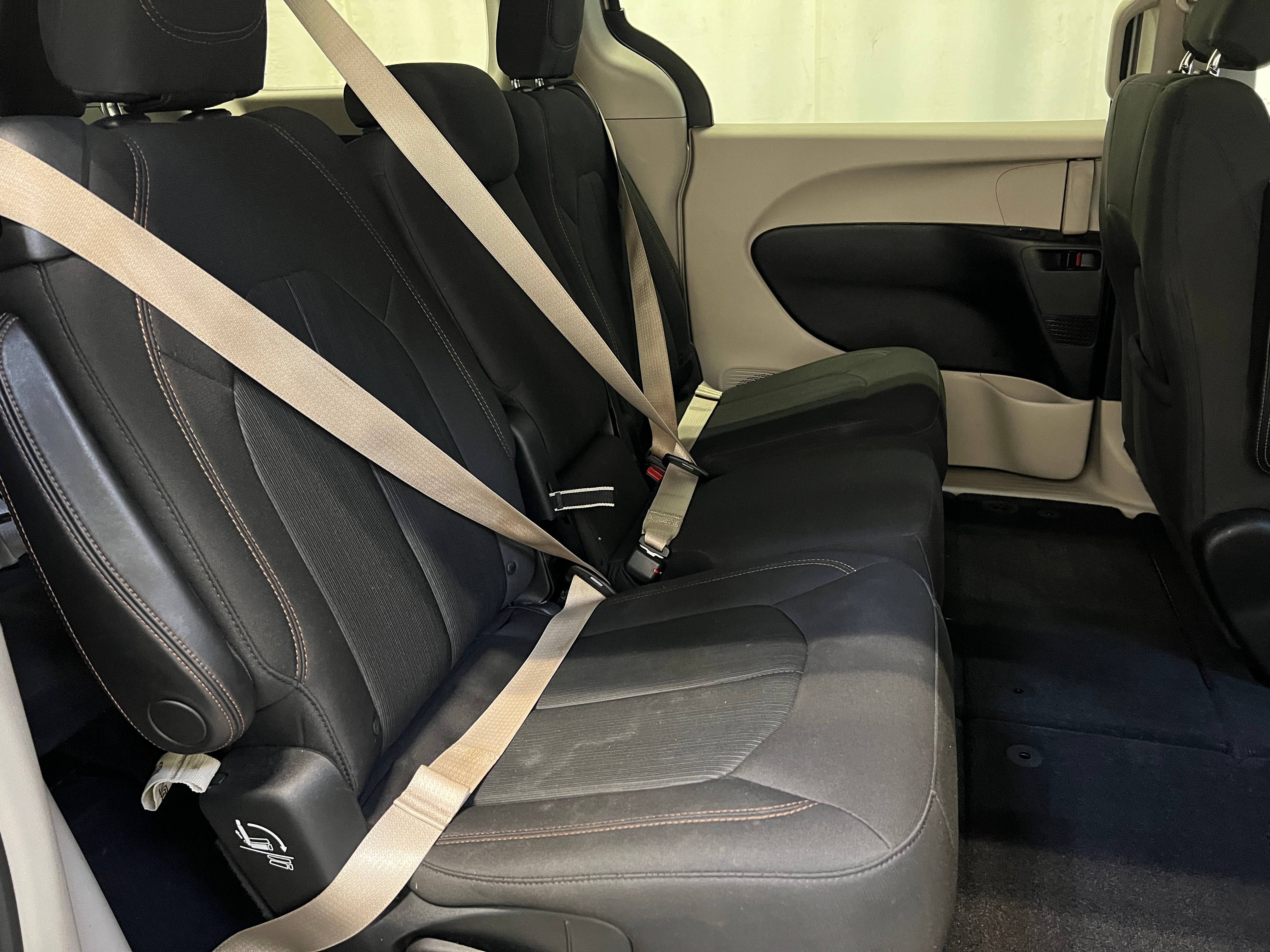 2018 Chrysler Pacifica LX 6