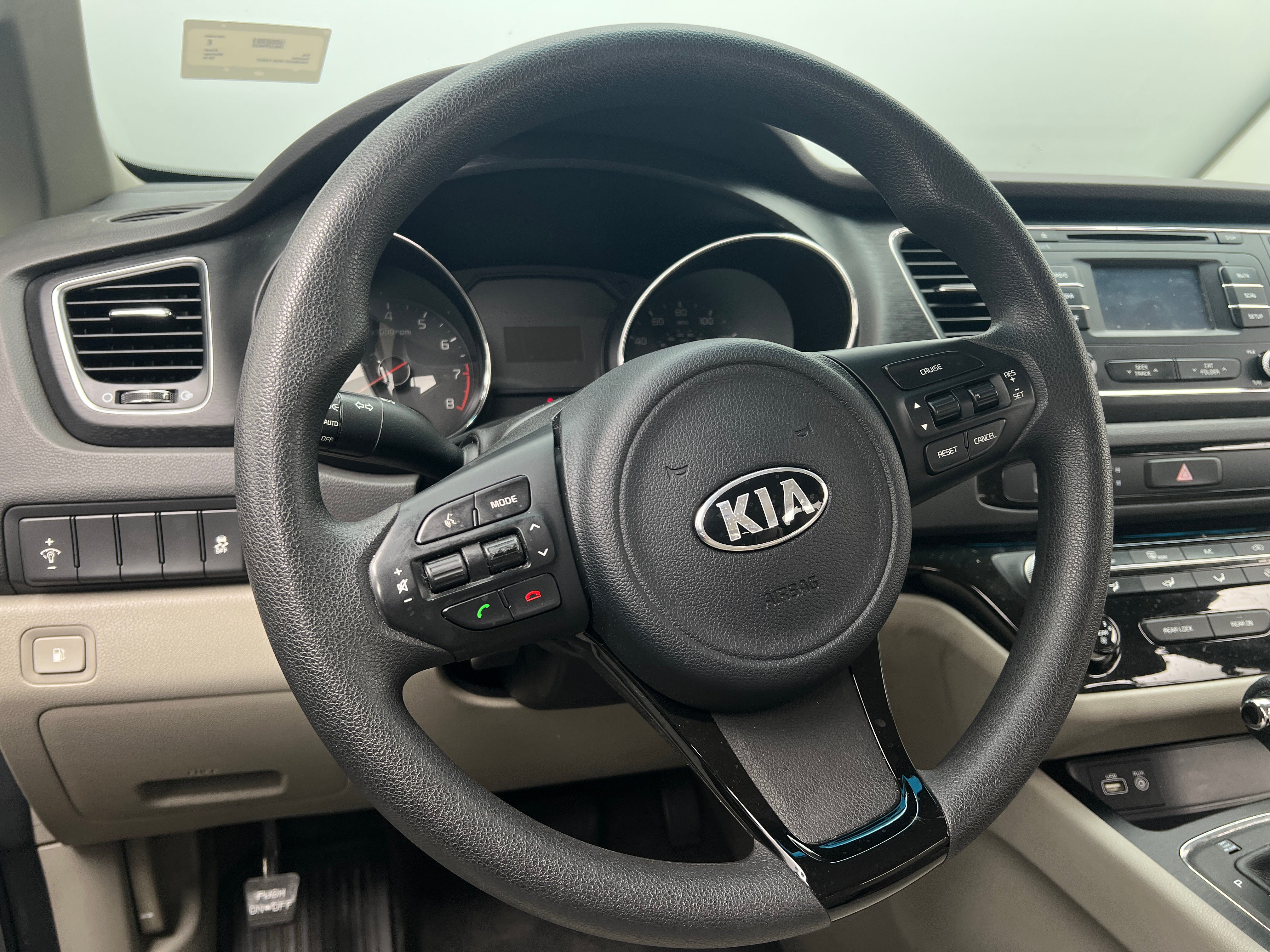 2016 Kia Sedona L 5