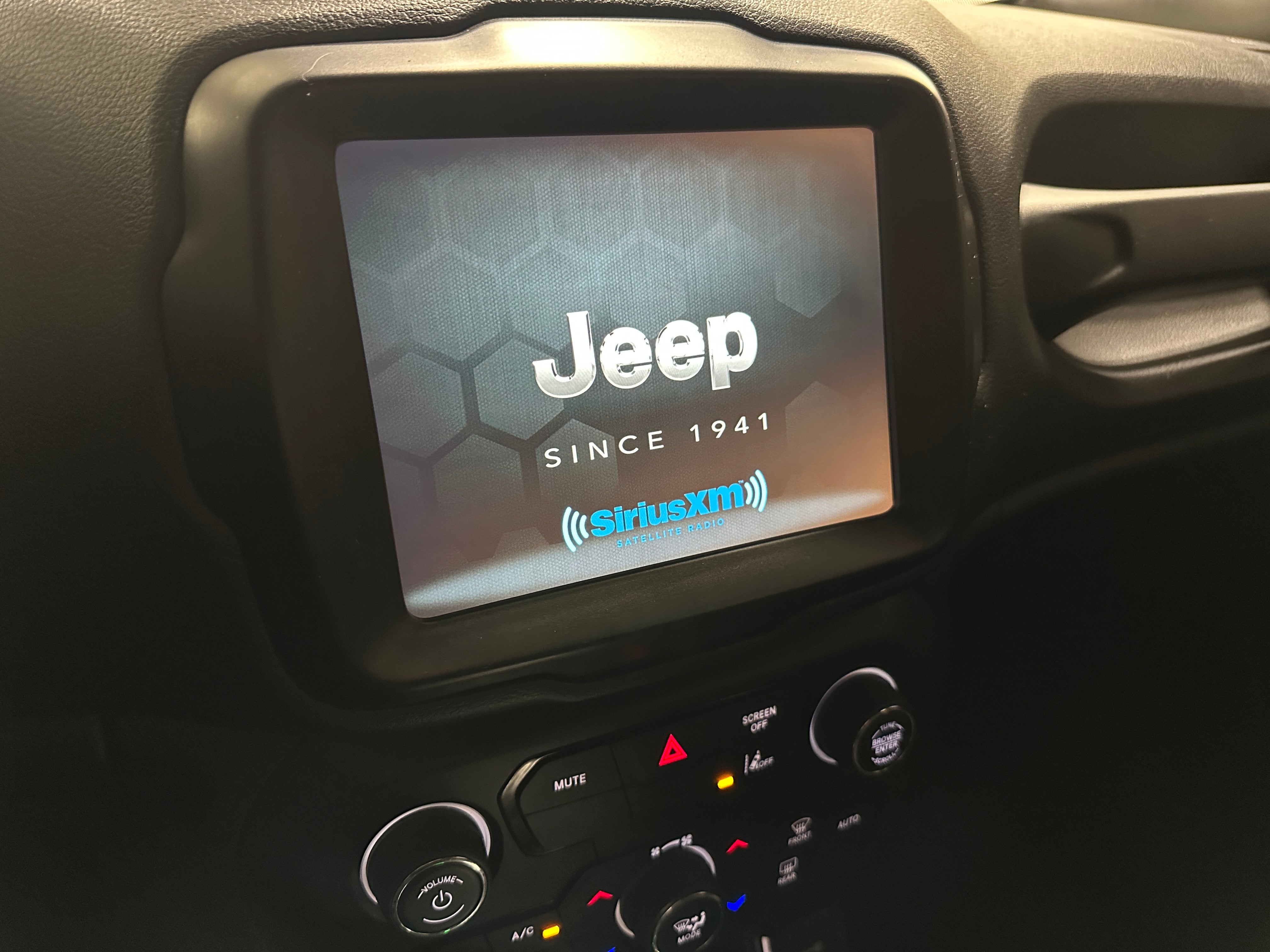 2022 Jeep Renegade Altitude 4