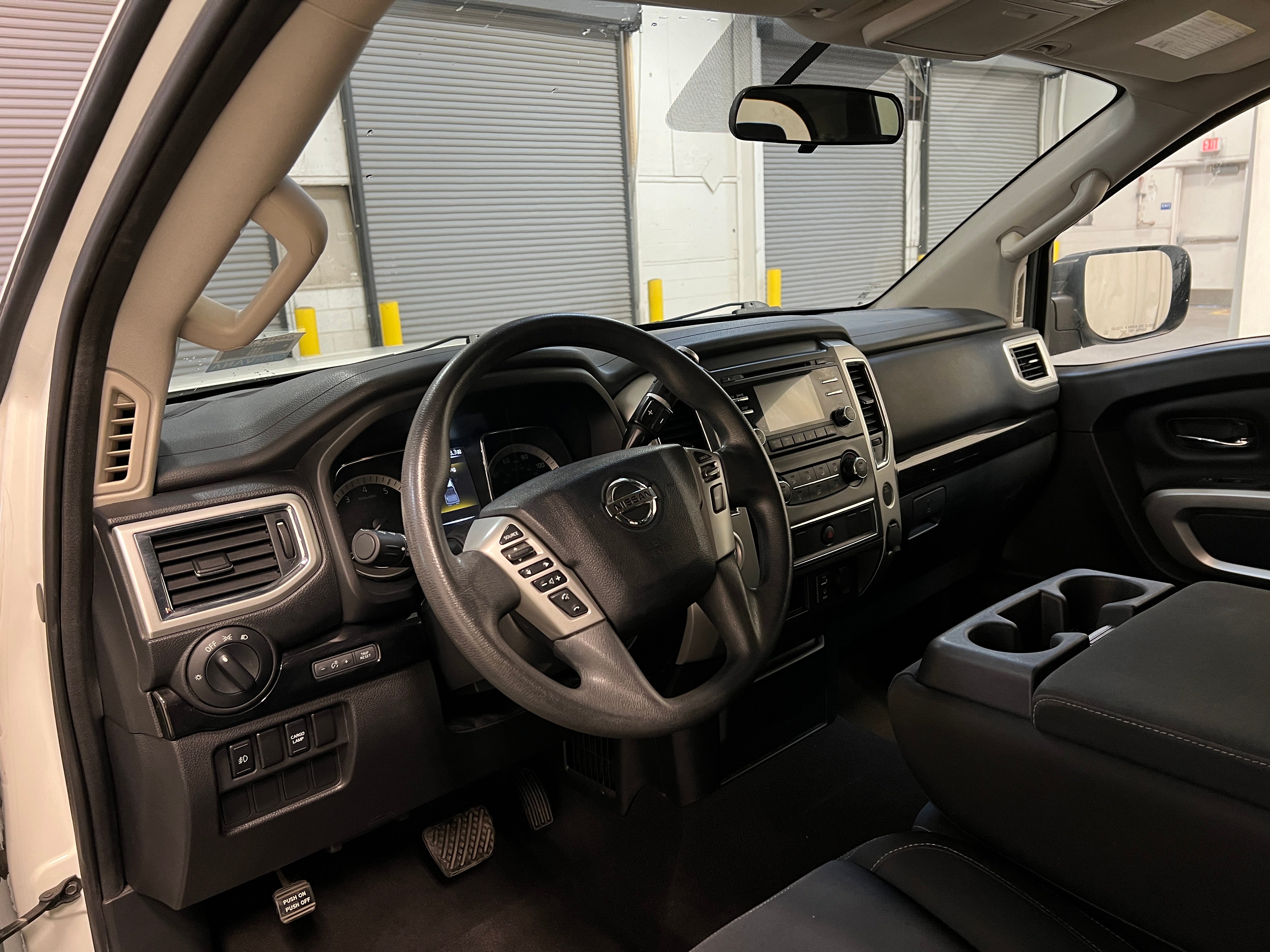 2017 Nissan Titan SV 3