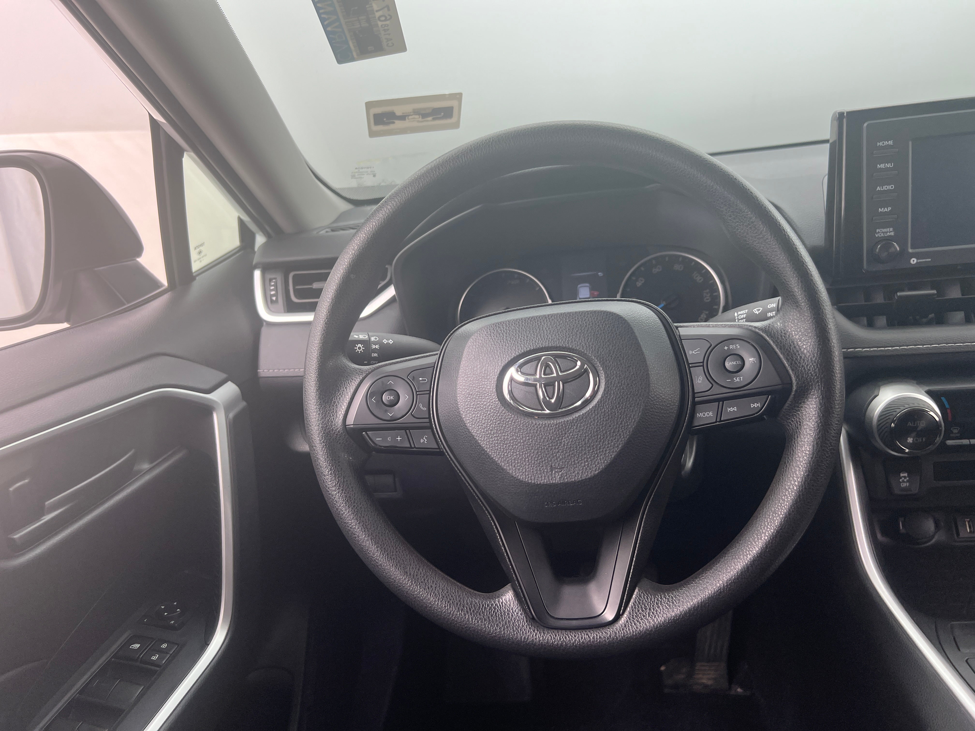 2022 Toyota RAV4 LE 5