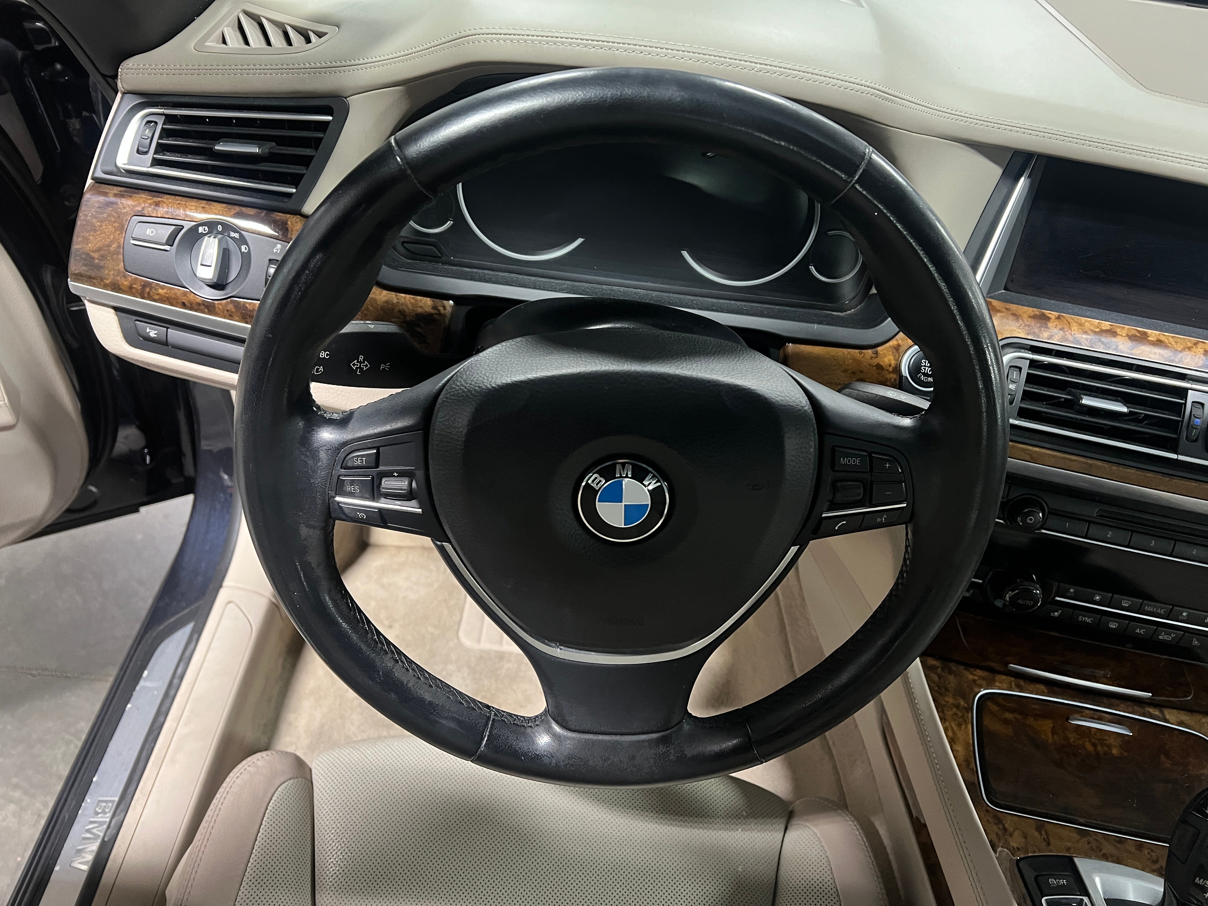 2015 BMW 7 Series 750i xDrive 5