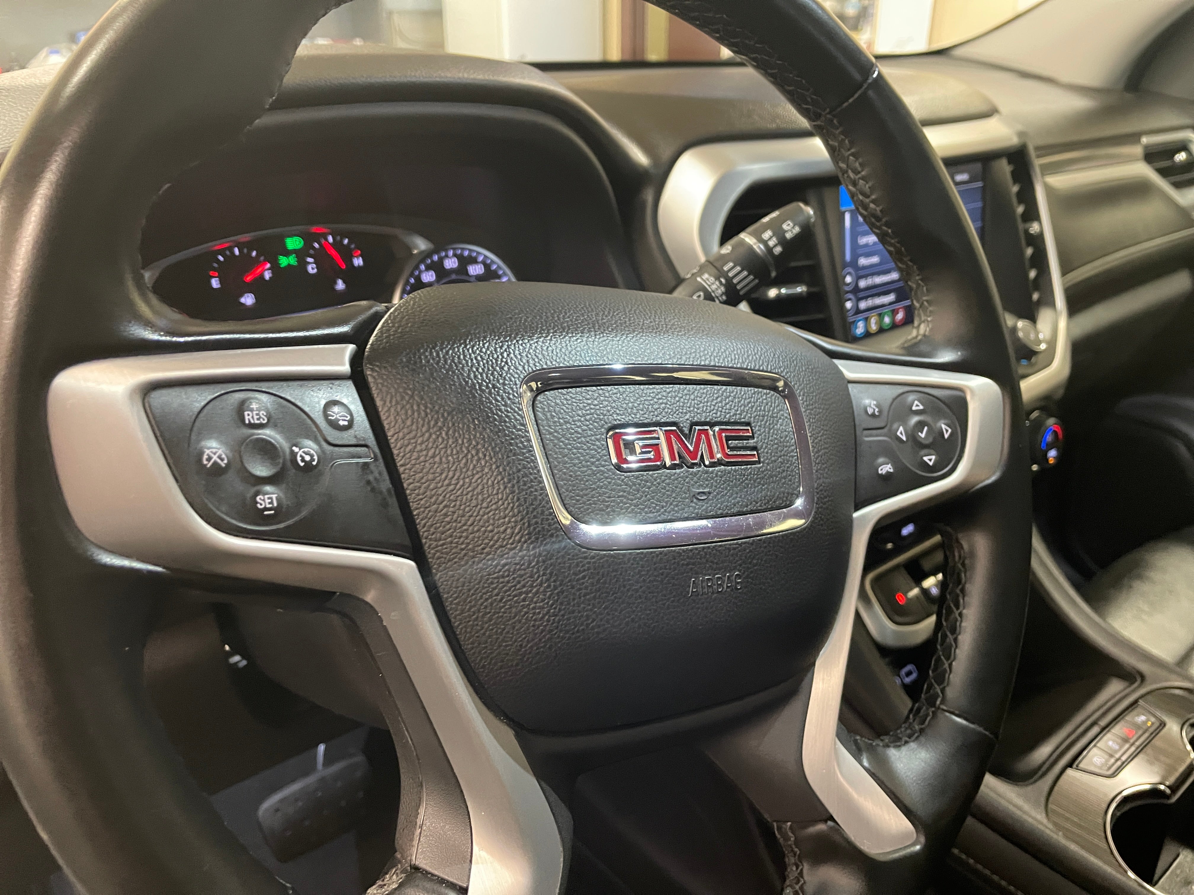 2023 GMC Acadia SLT 5