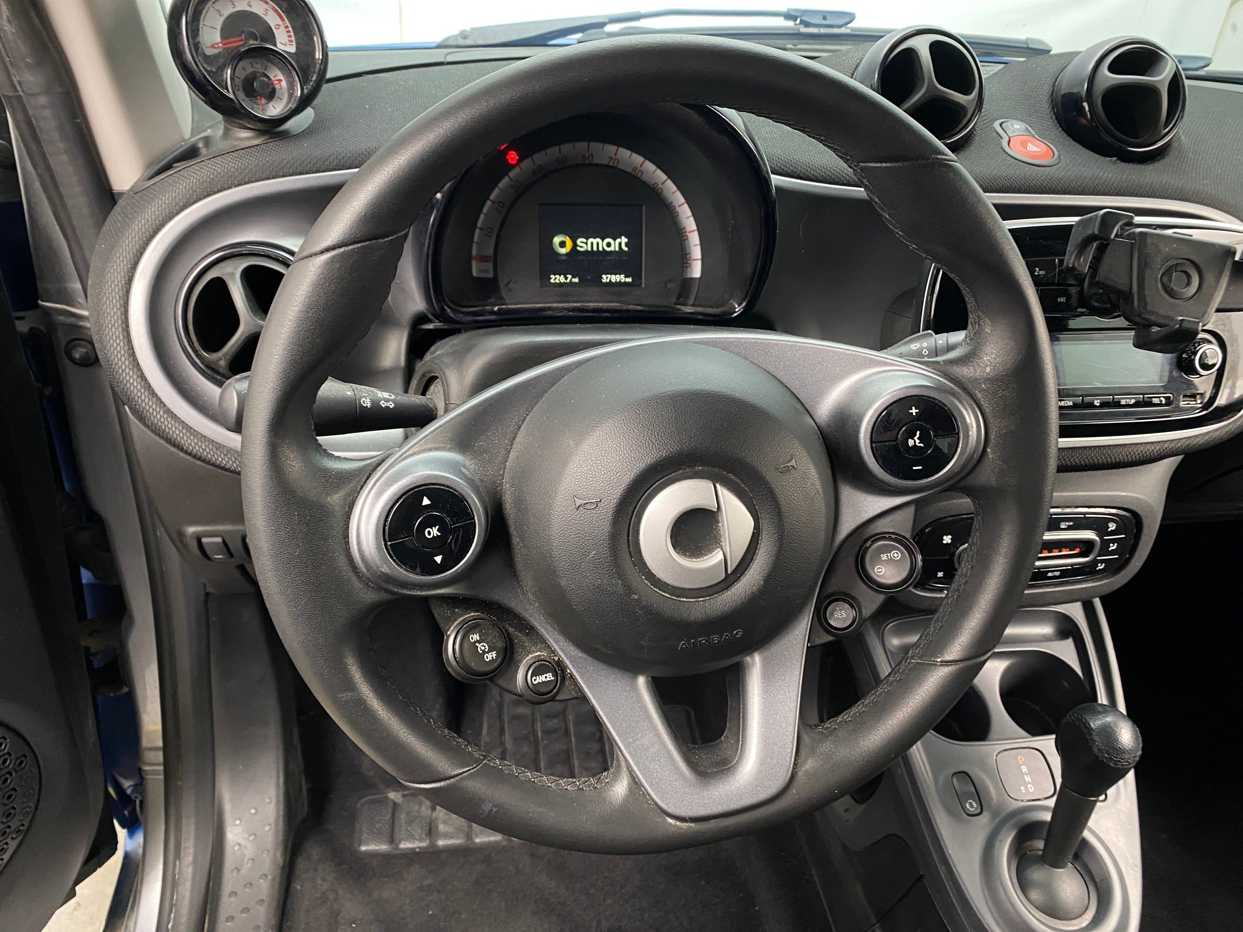 2017 smart fortwo Passion 5