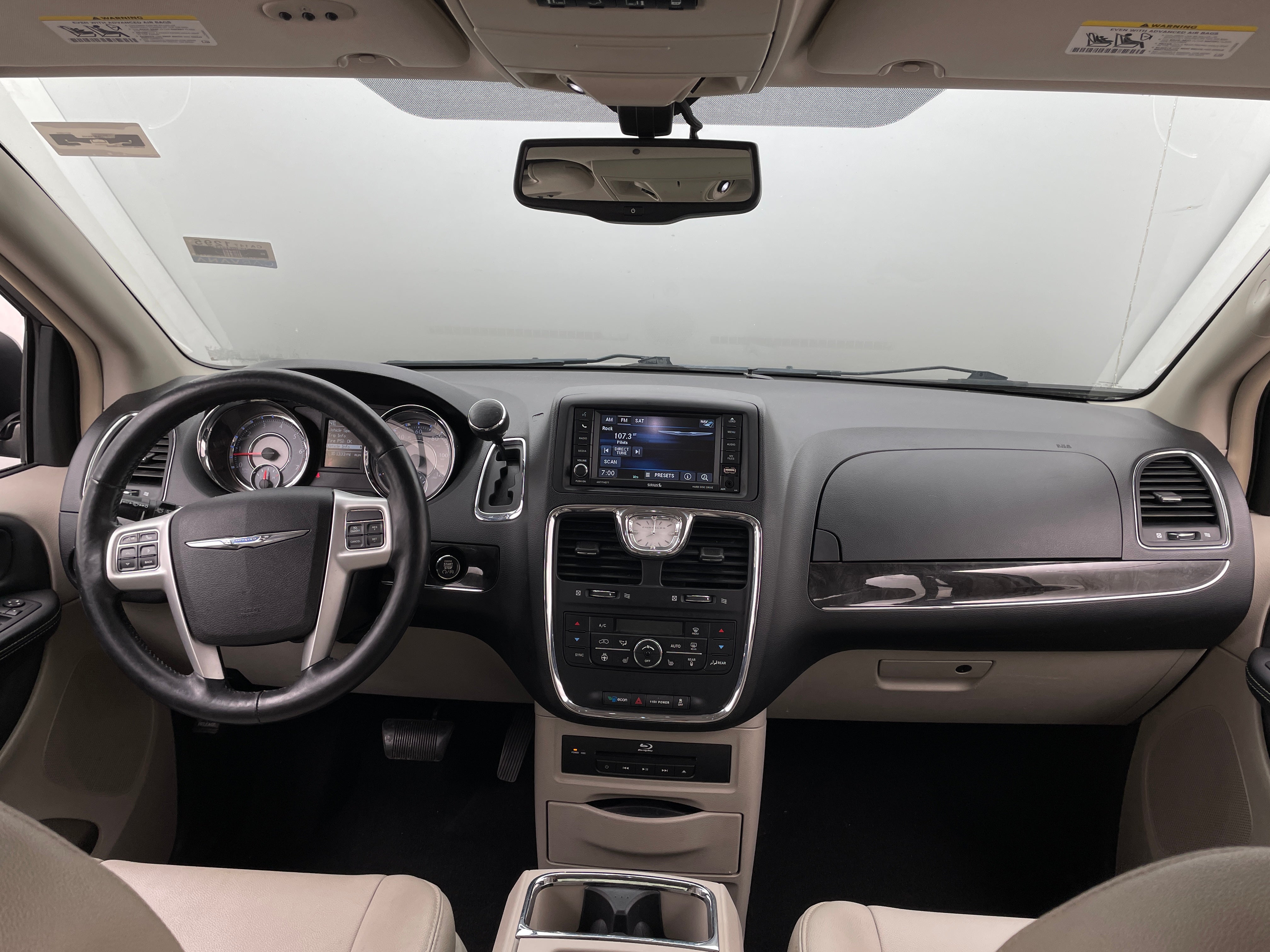 2014 Chrysler Town & Country Touring 2