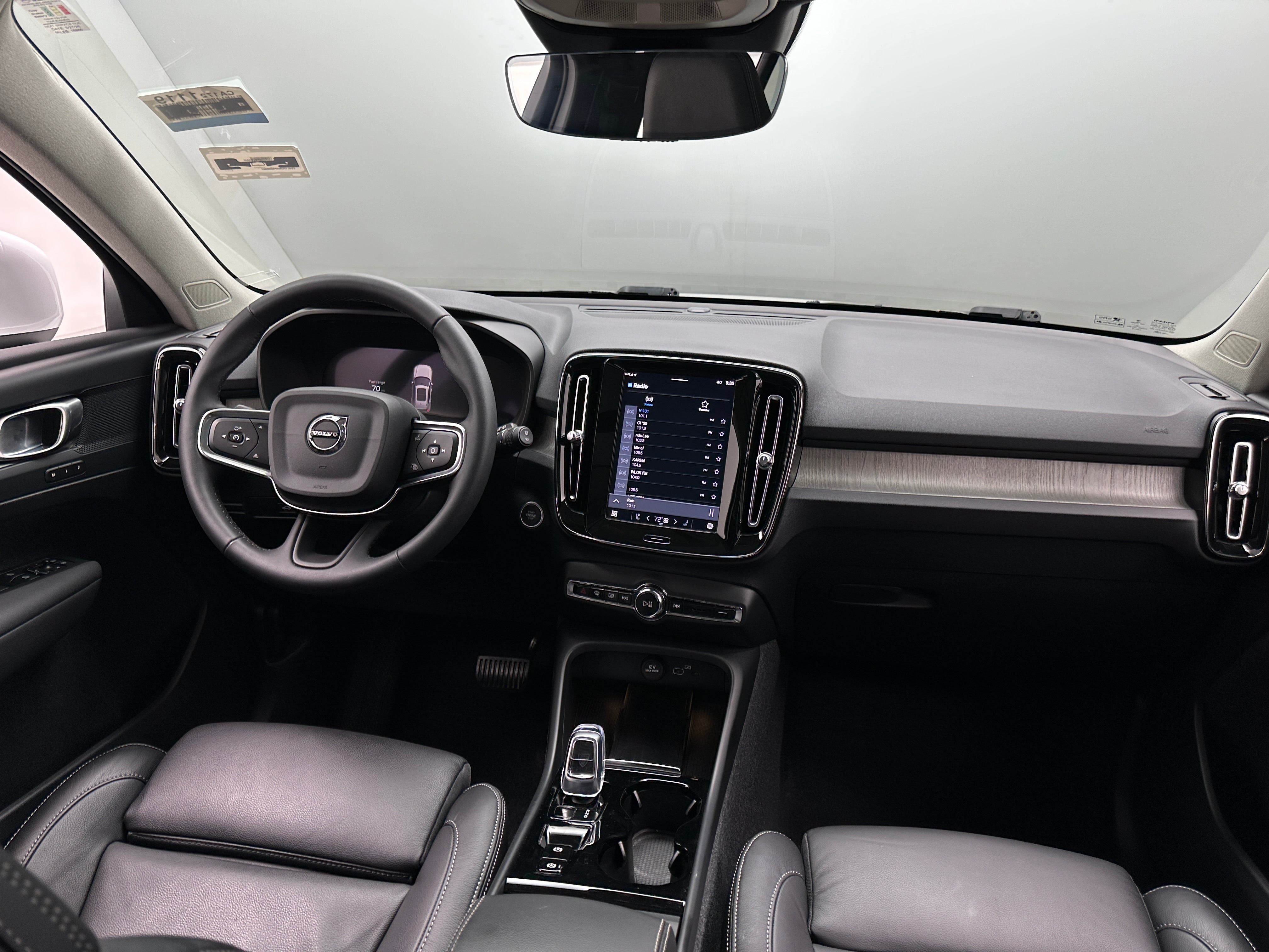 2023 Volvo XC40 B5 Plus 3