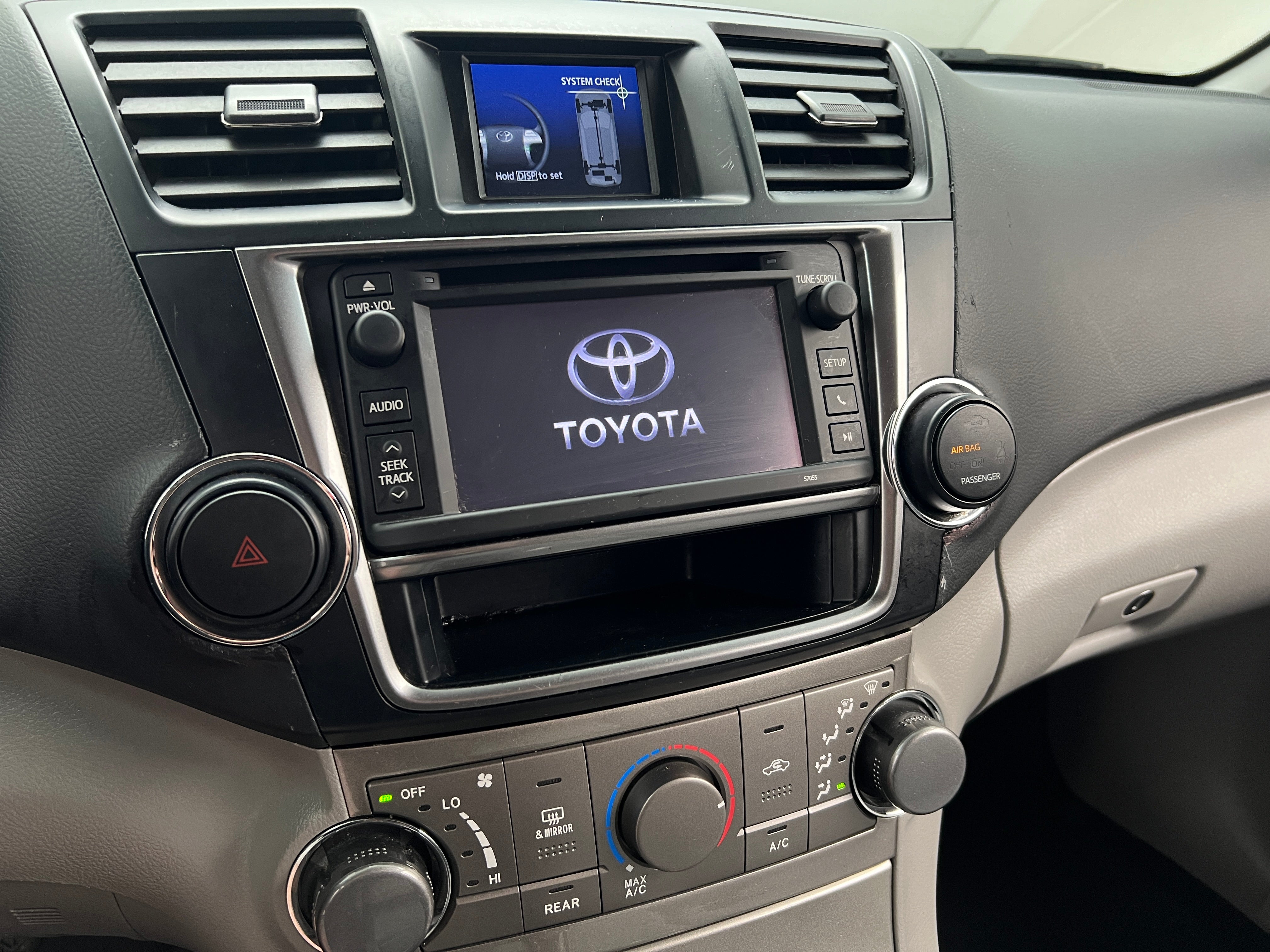 2013 Toyota Highlander Base 4