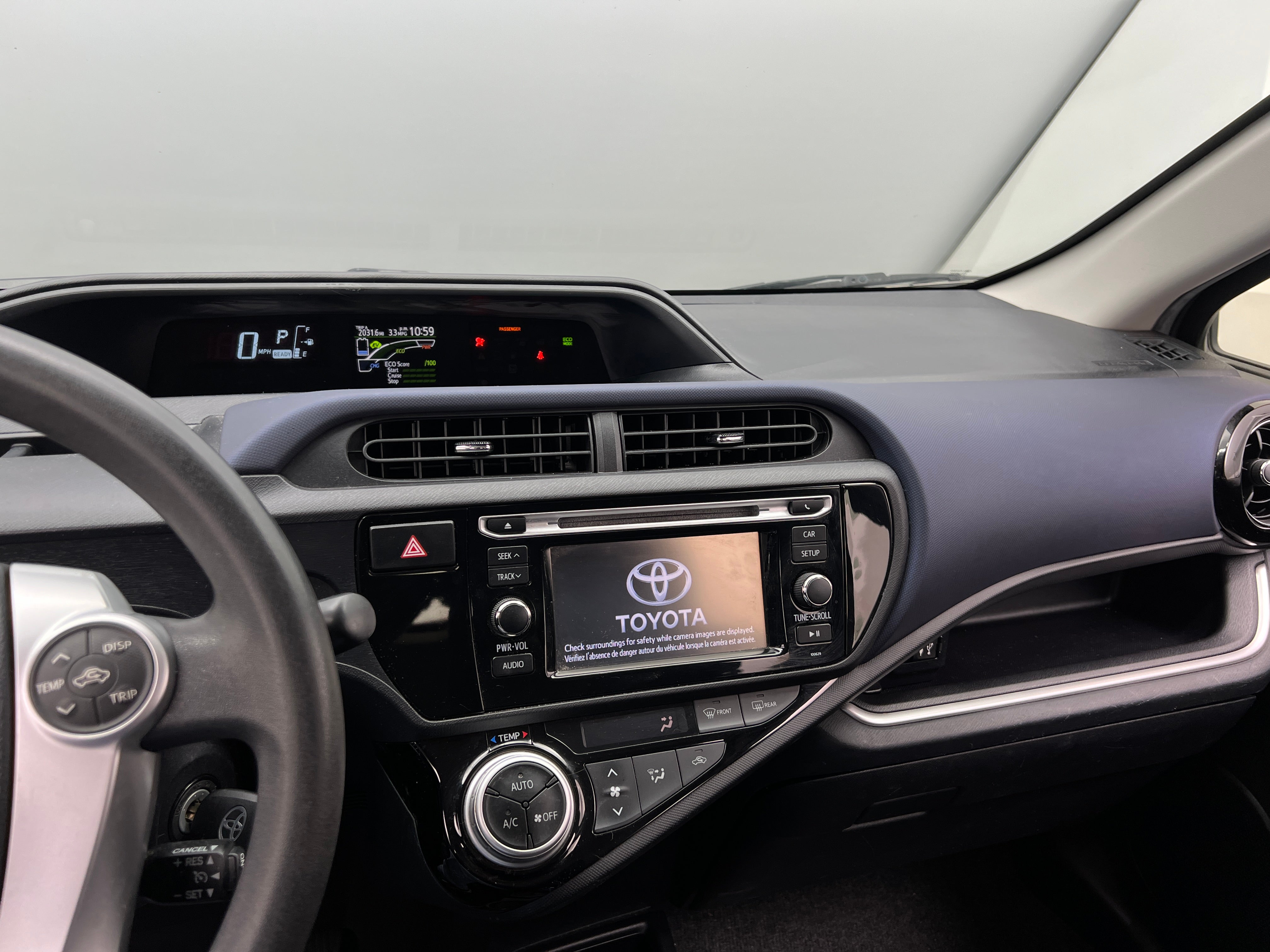 2016 Toyota Prius c Two 4