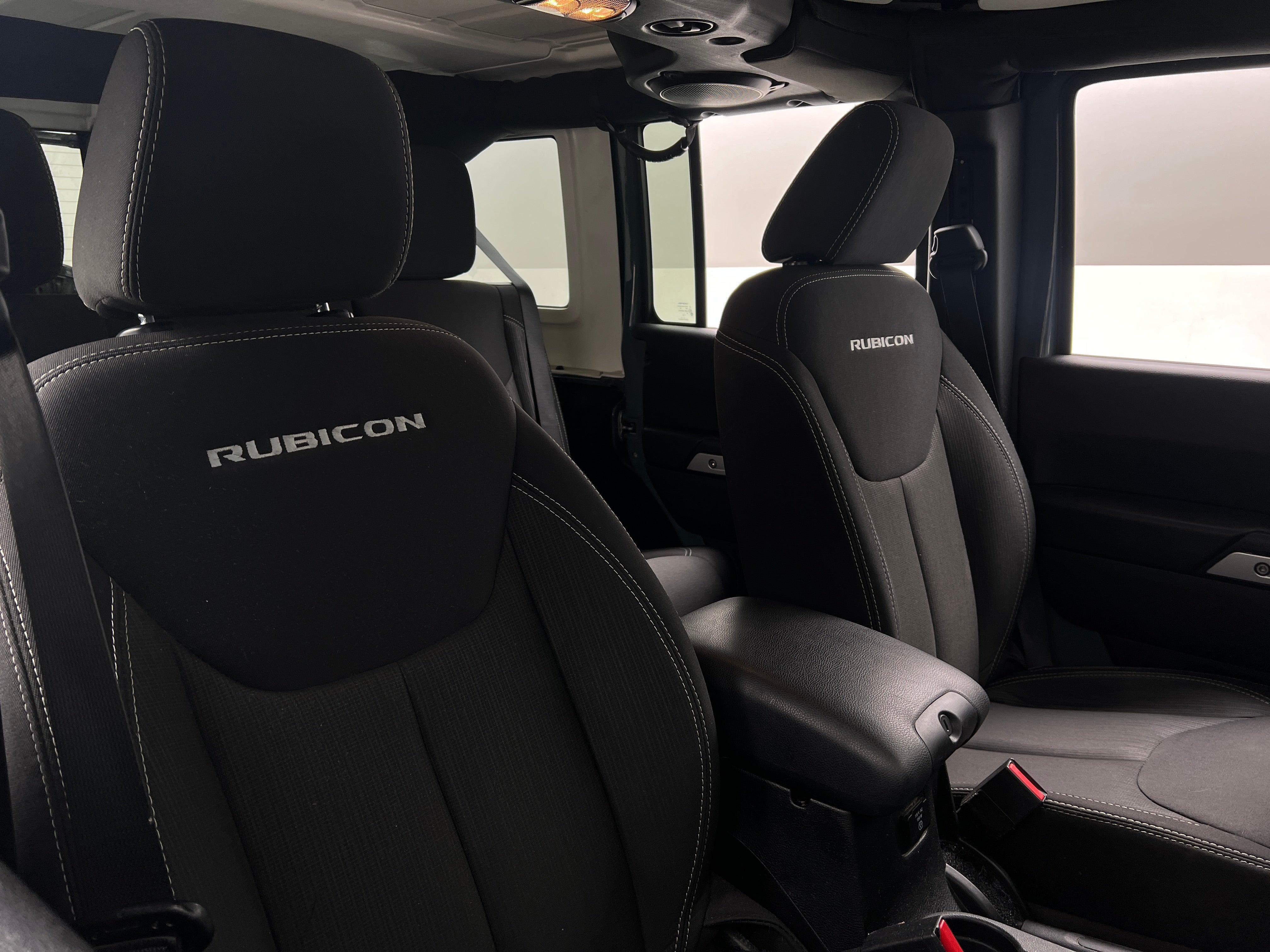 2014 Jeep Wrangler Unlimited Rubicon 2