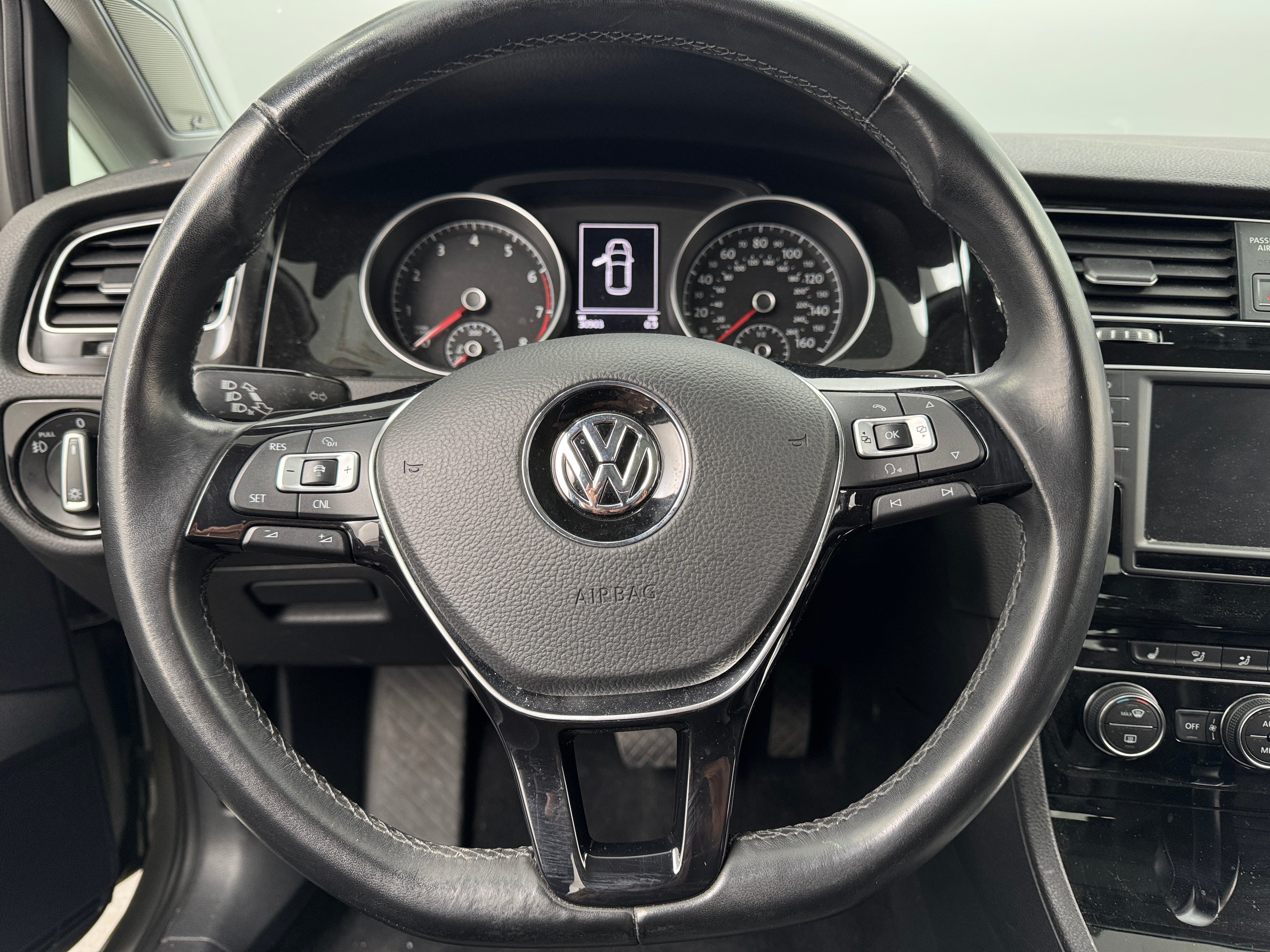 2017 Volkswagen Golf SEL 5