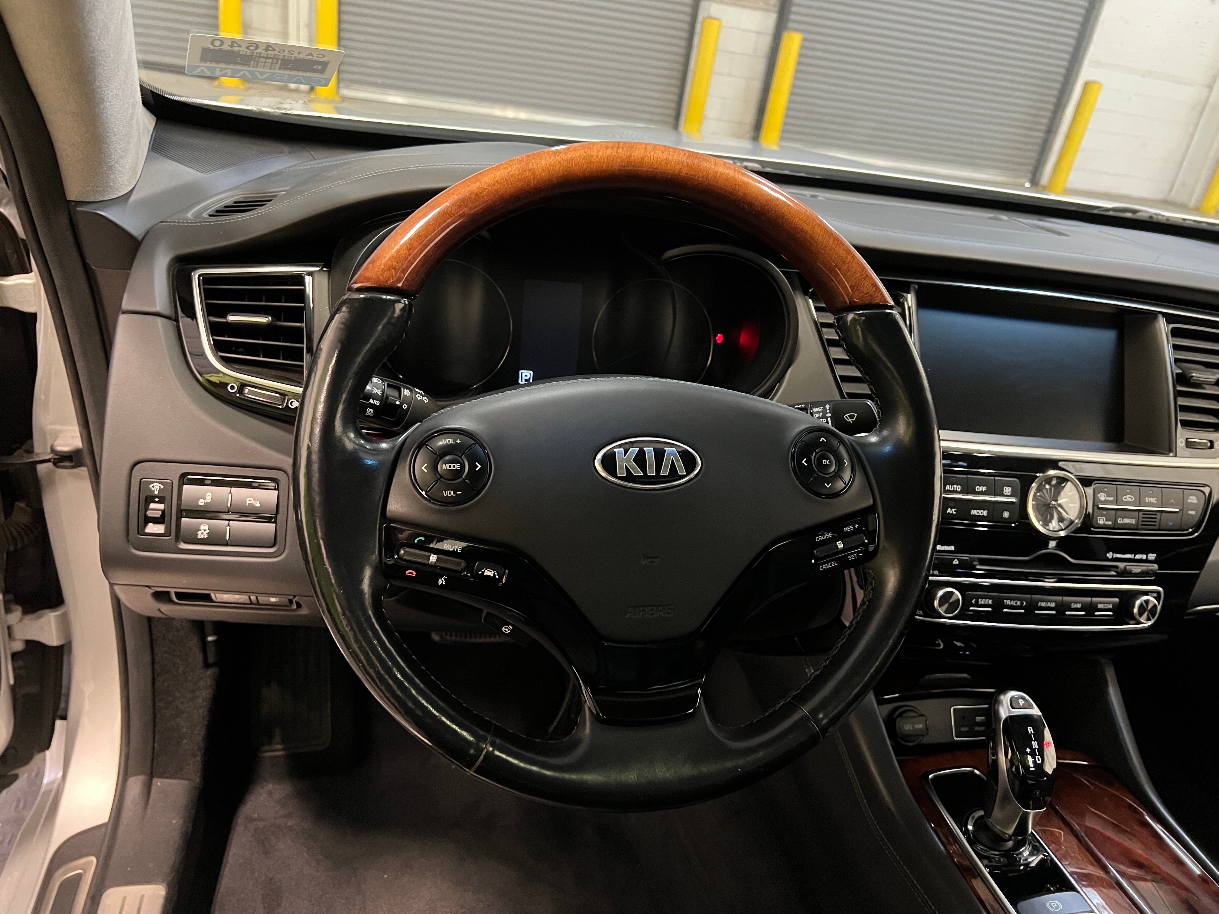 2015 Kia K900 Luxury 4