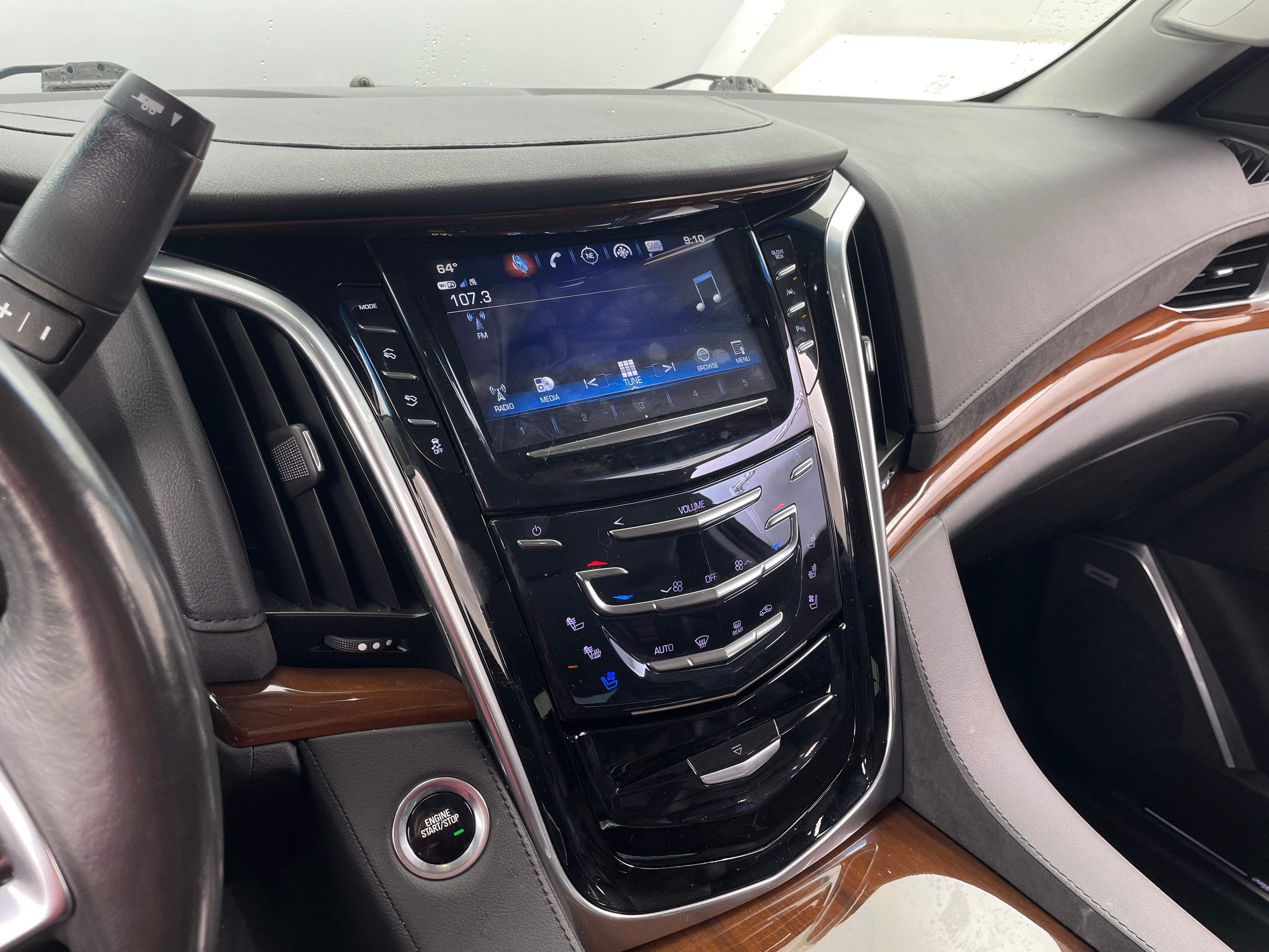 2019 Cadillac Escalade Luxury 3