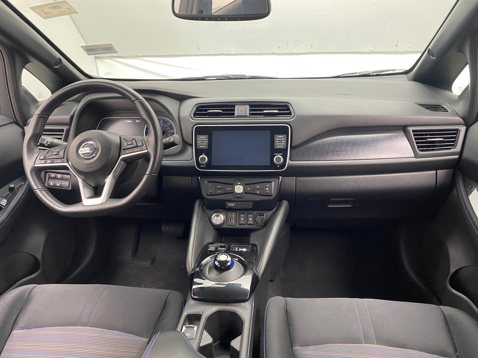 Thumbnail: 2020 Nissan Leaf - 3