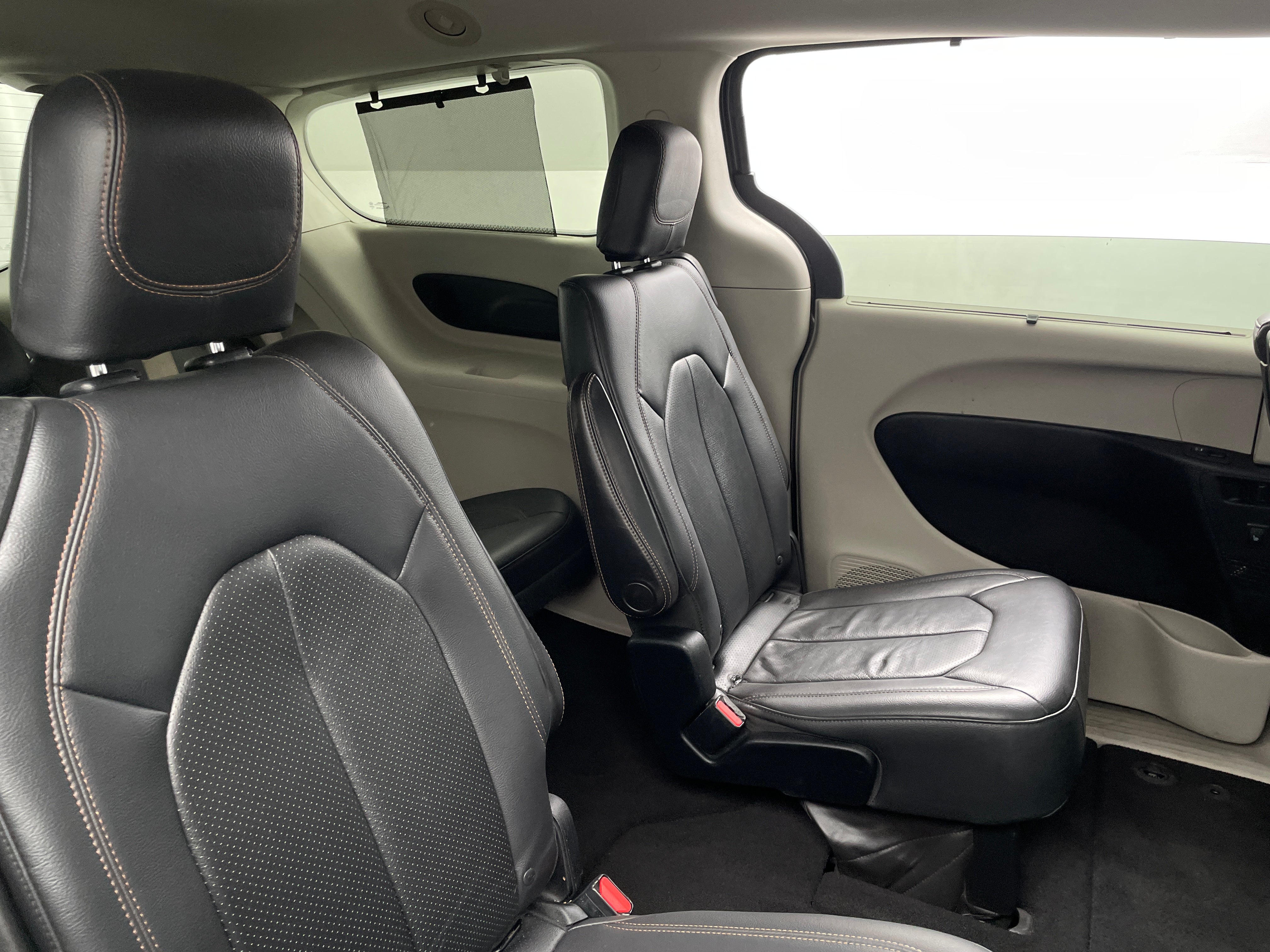 2017 Chrysler Pacifica  5