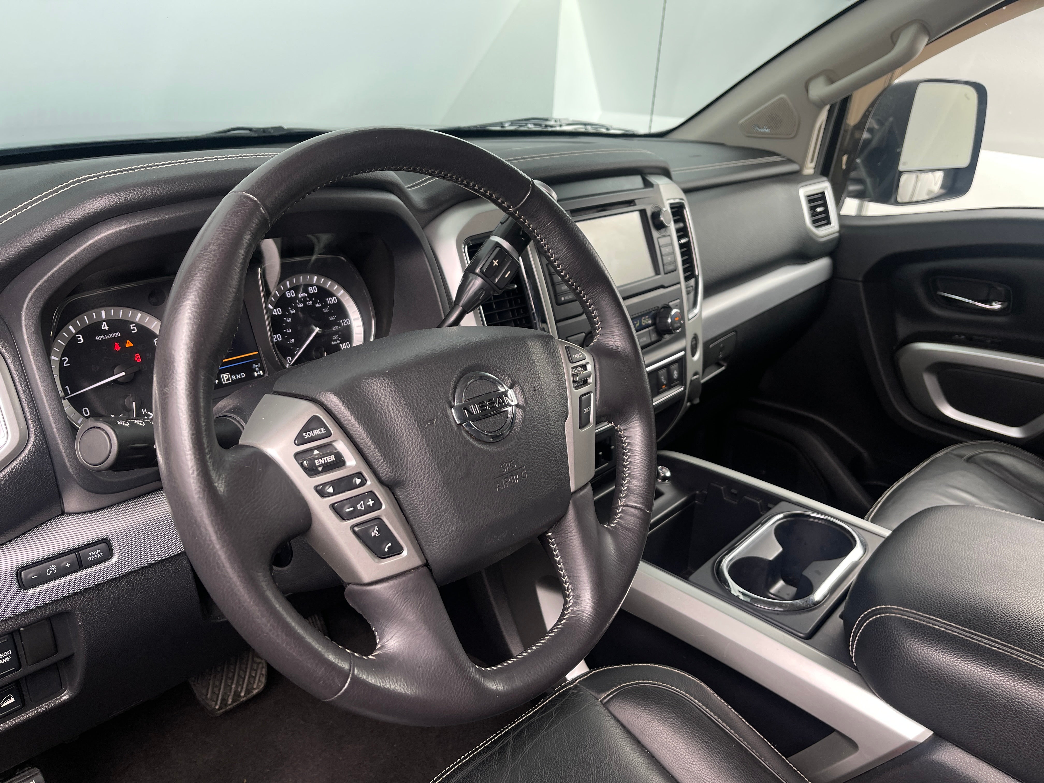 2019 Nissan Titan PRO-4X 3