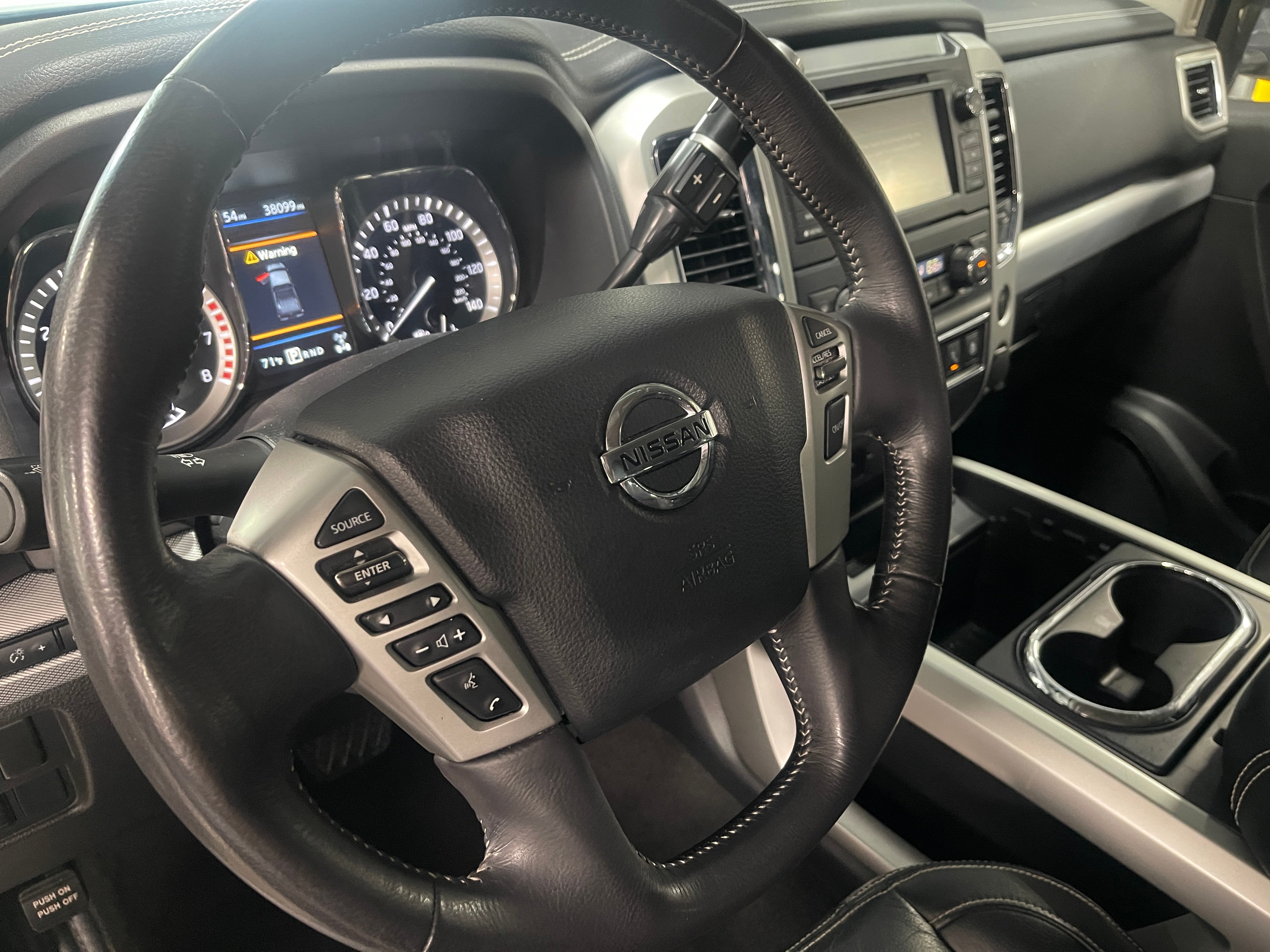 2019 Nissan Titan PRO-4X 5