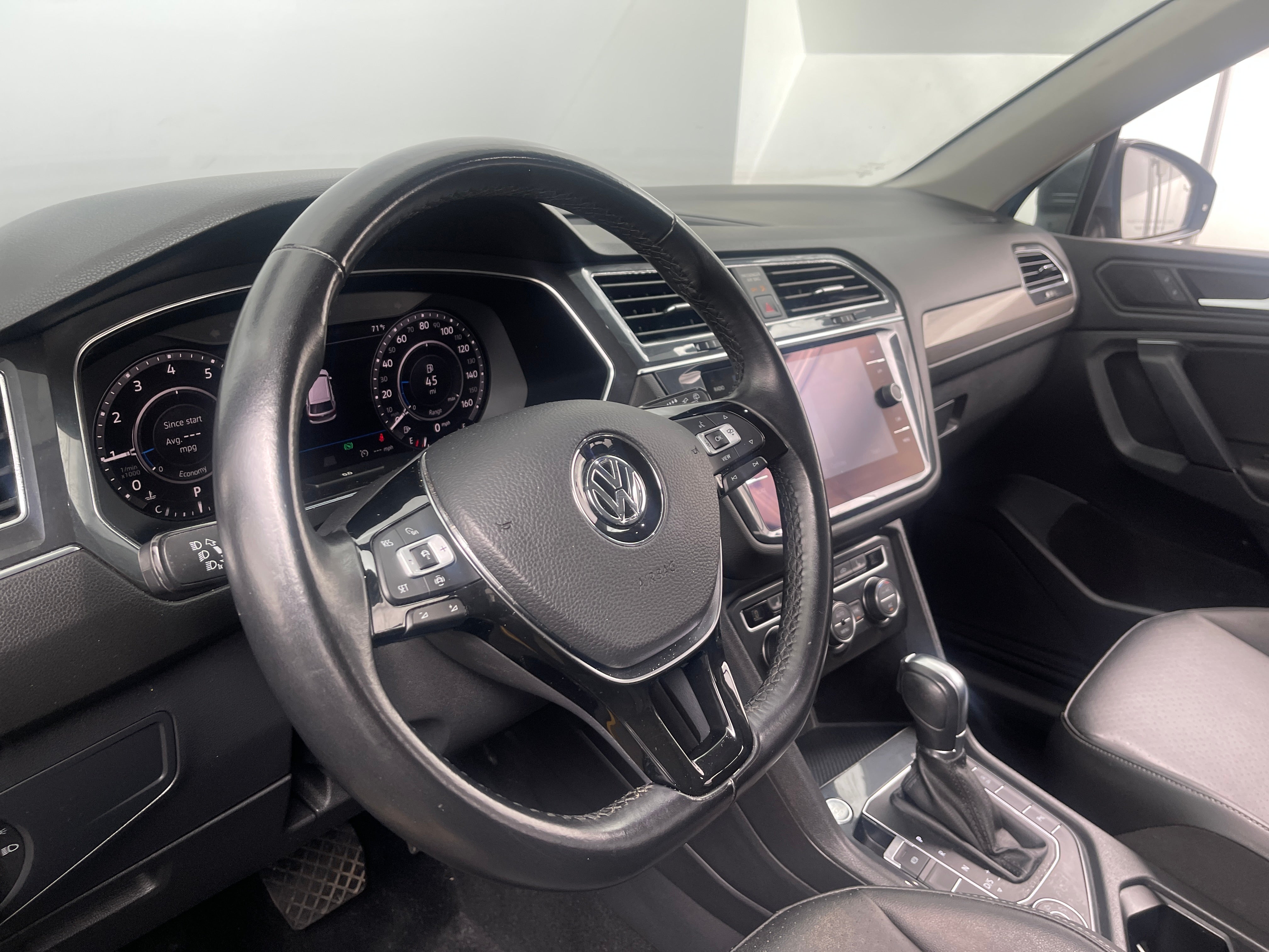 2019 Volkswagen Tiguan SEL 3