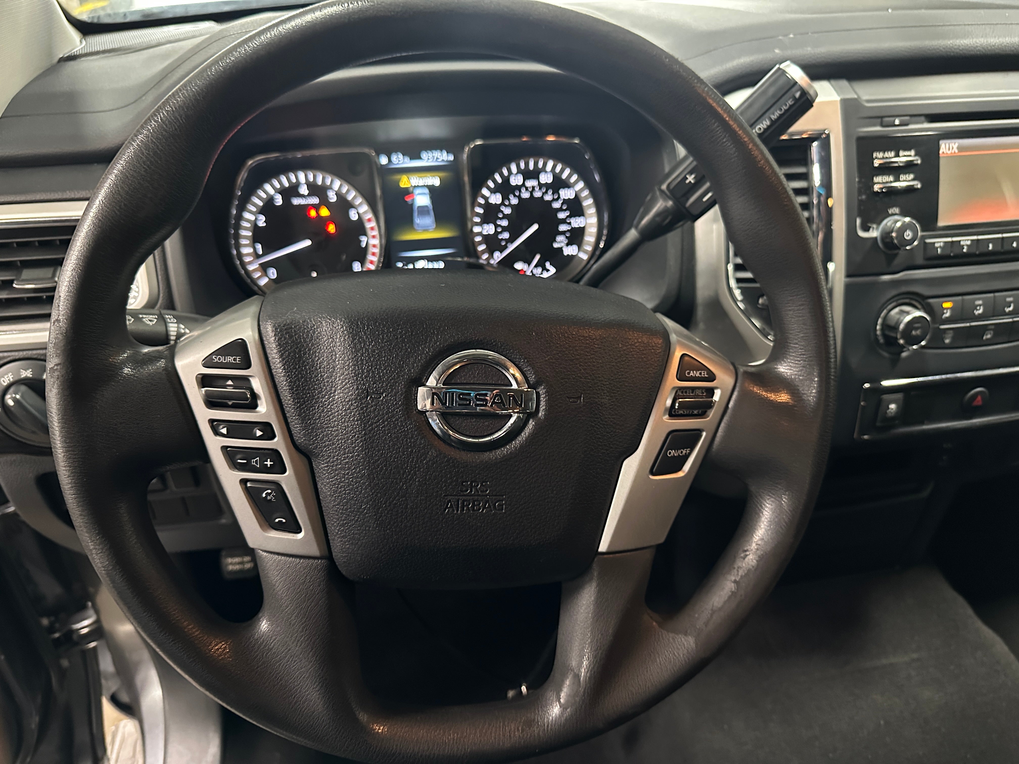 2017 Nissan Titan SV 5