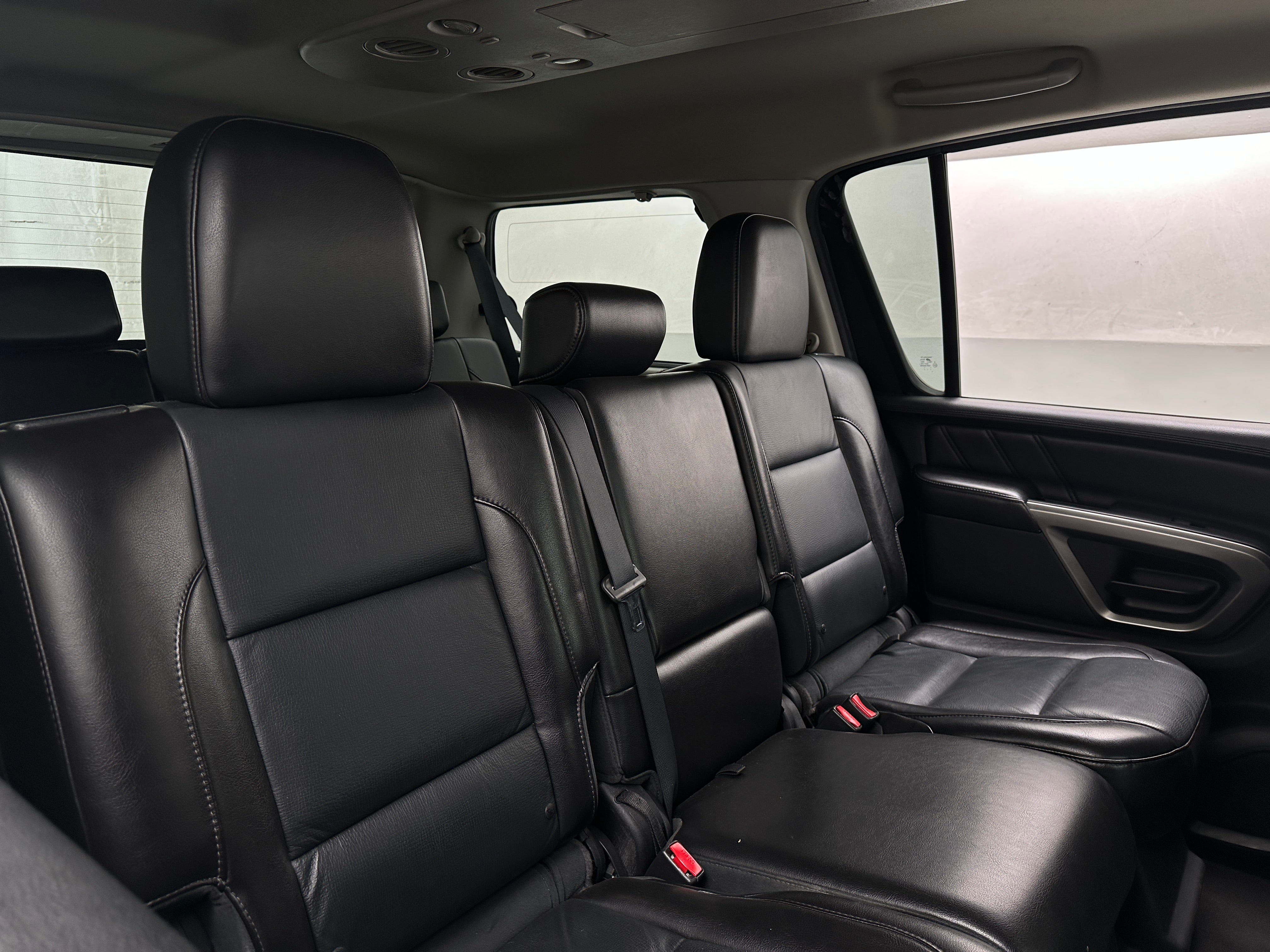 2015 Nissan Armada SL 5