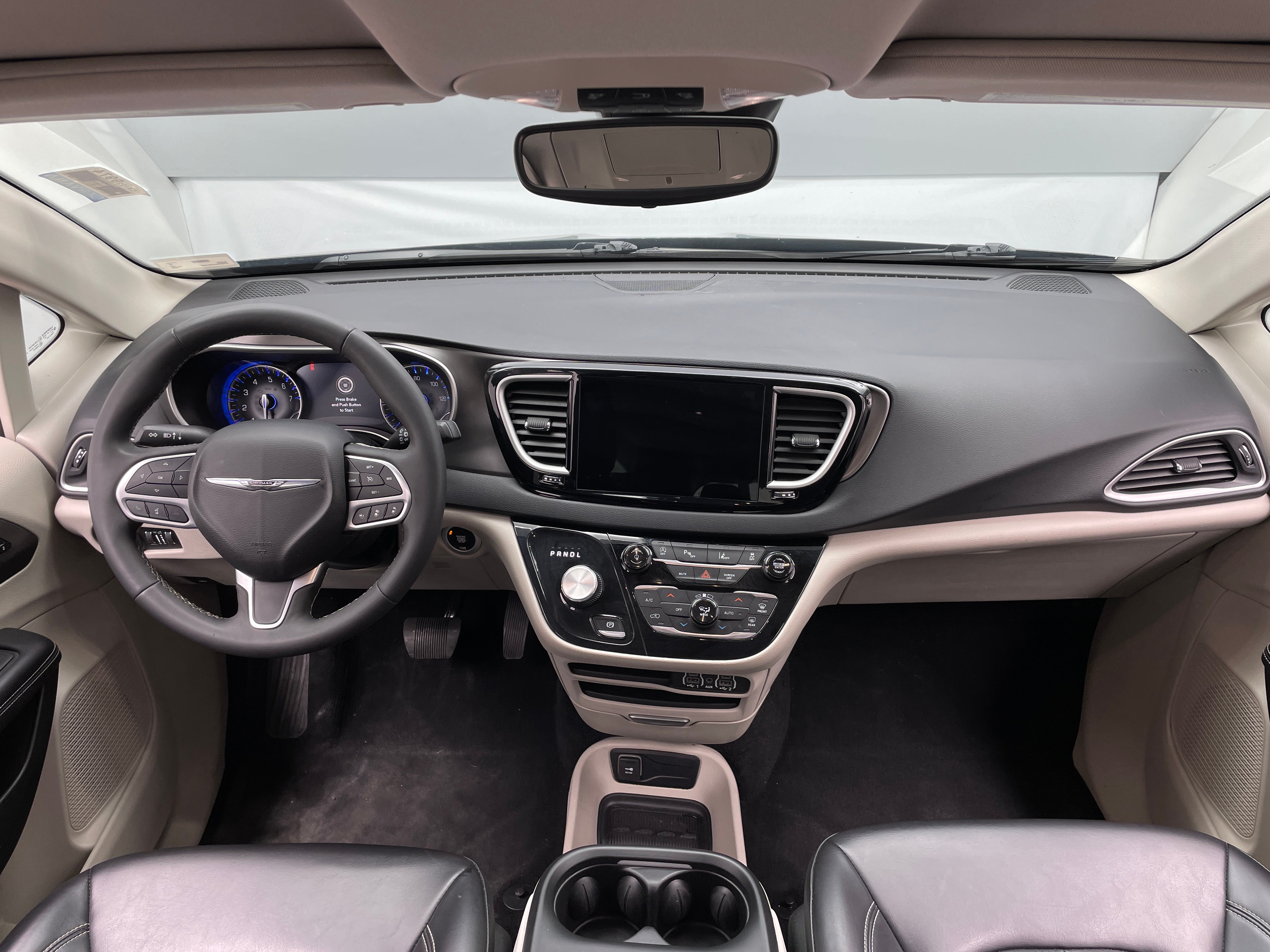 2023 Chrysler Pacifica Touring L 3