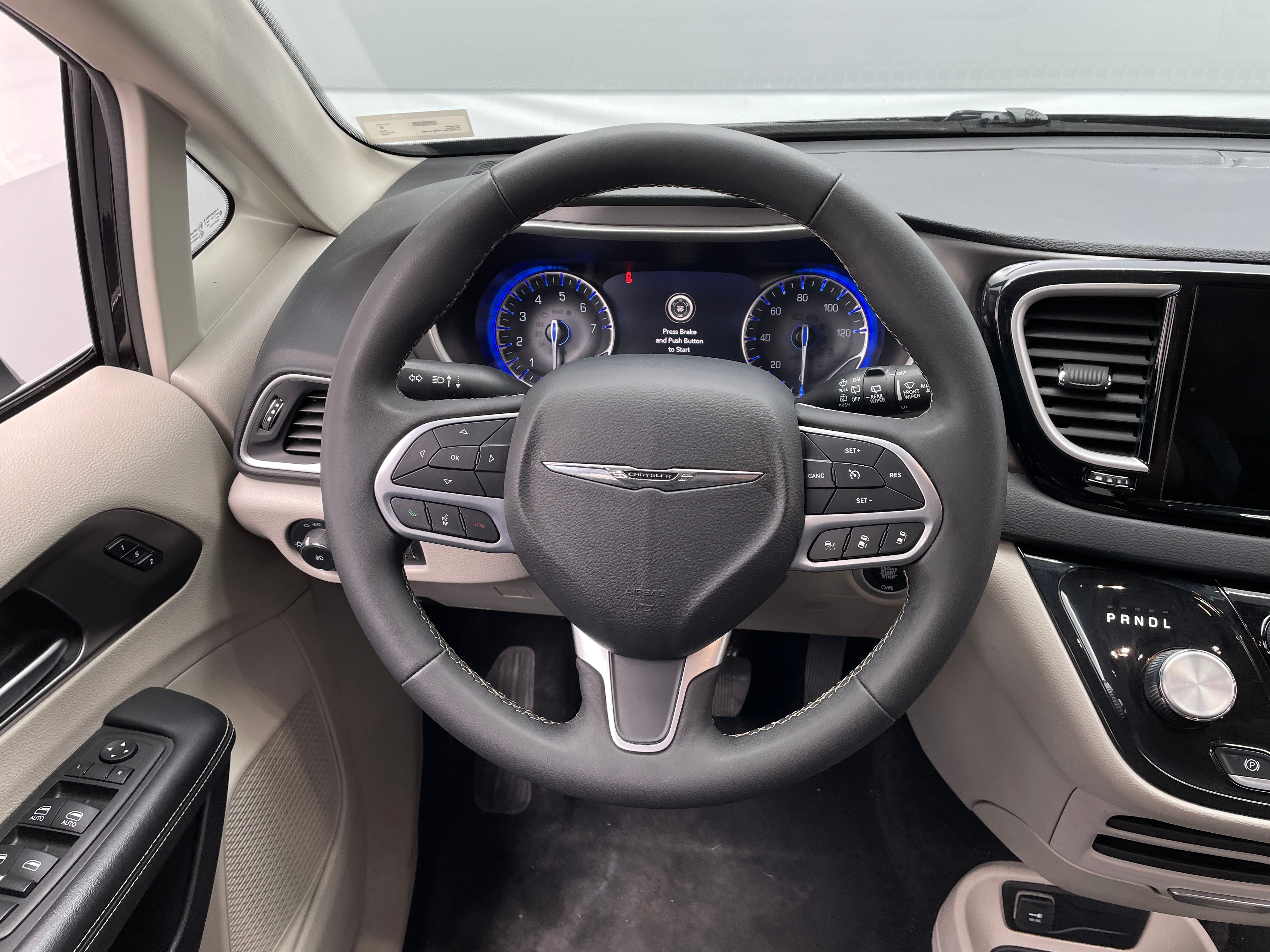 2023 Chrysler Pacifica Touring L 5