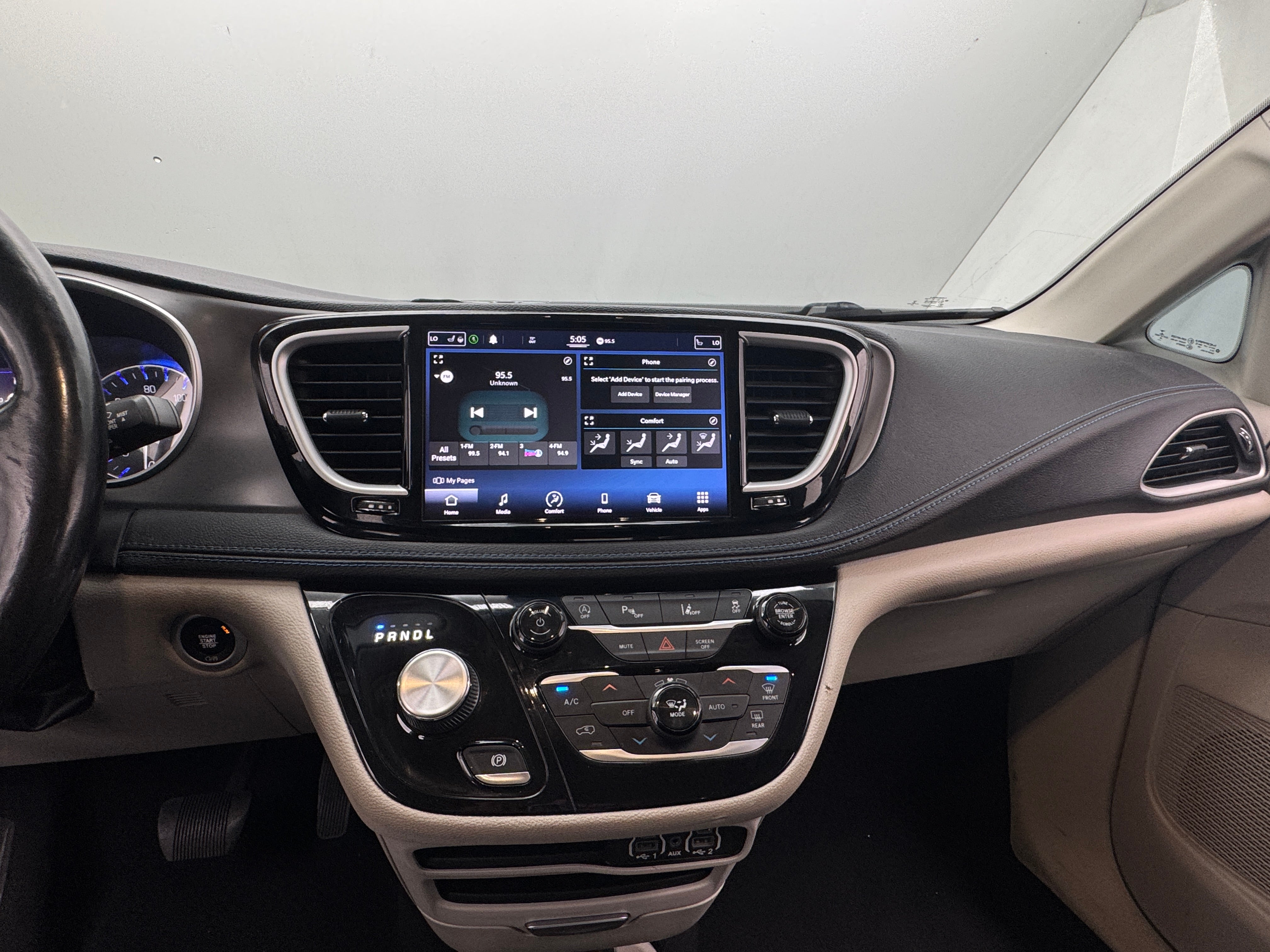 2021 Chrysler Pacifica Touring L 3