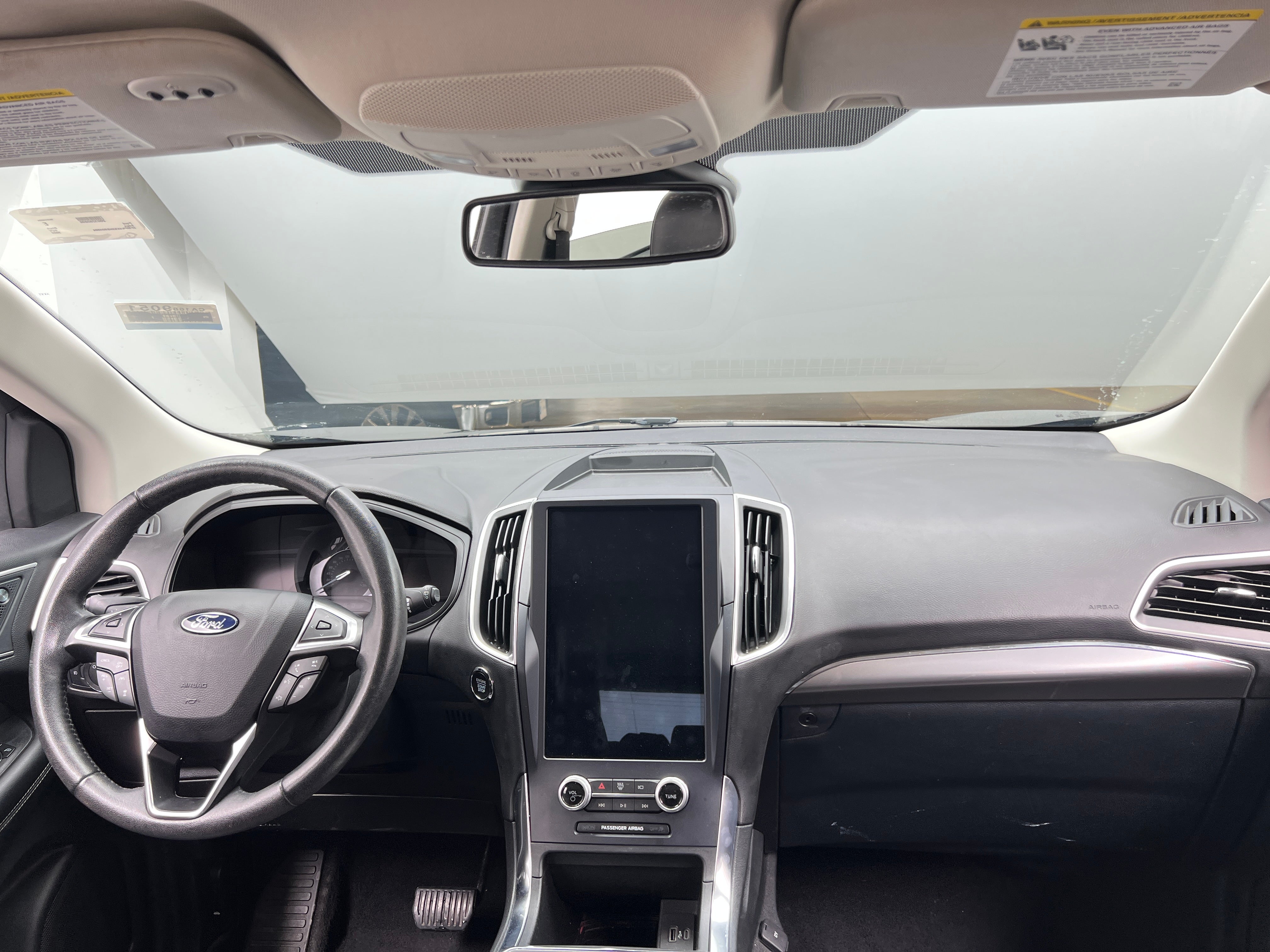 2022 Ford Edge Titanium 2