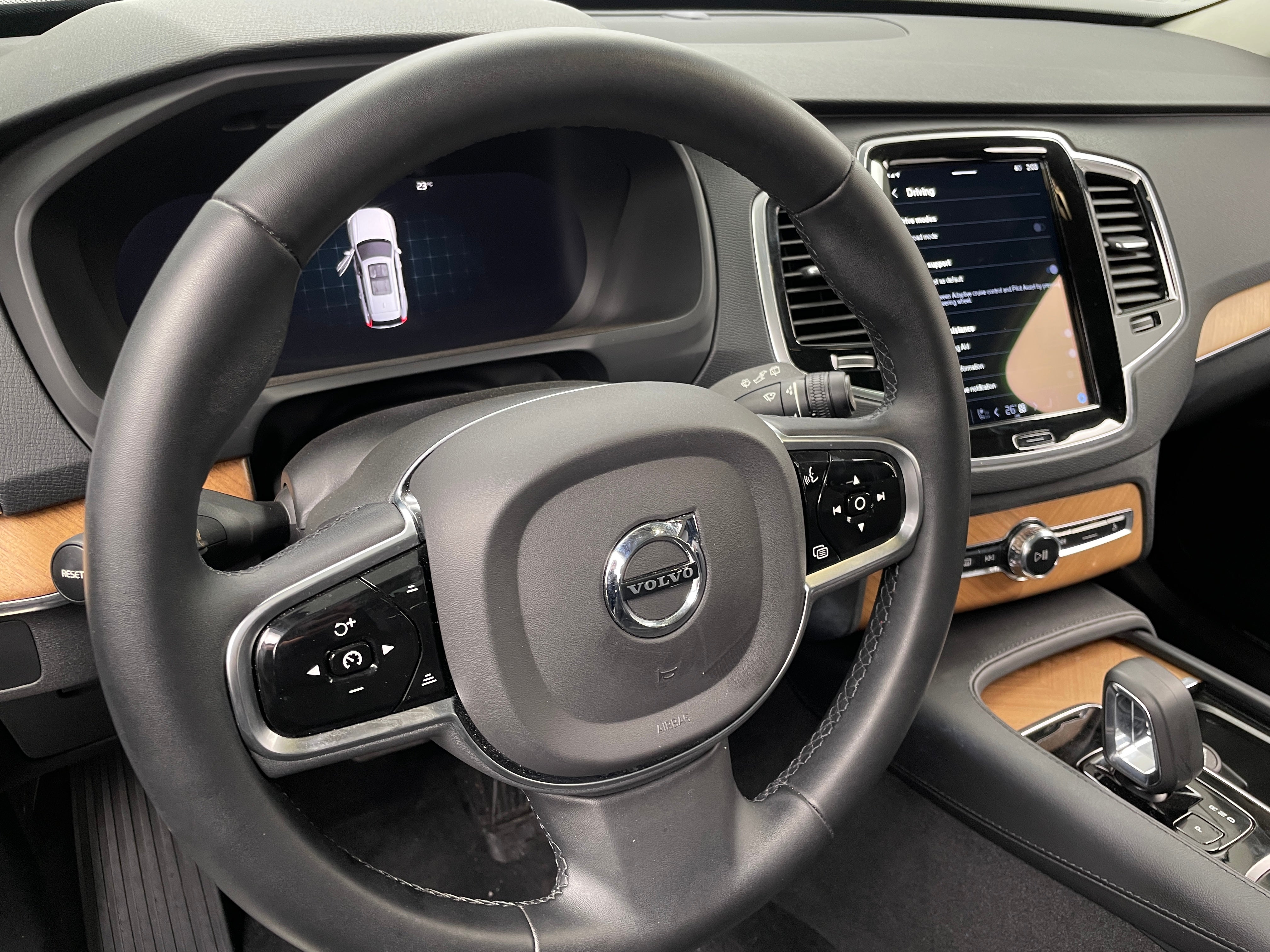 2023 Volvo XC90 B6 Plus 4