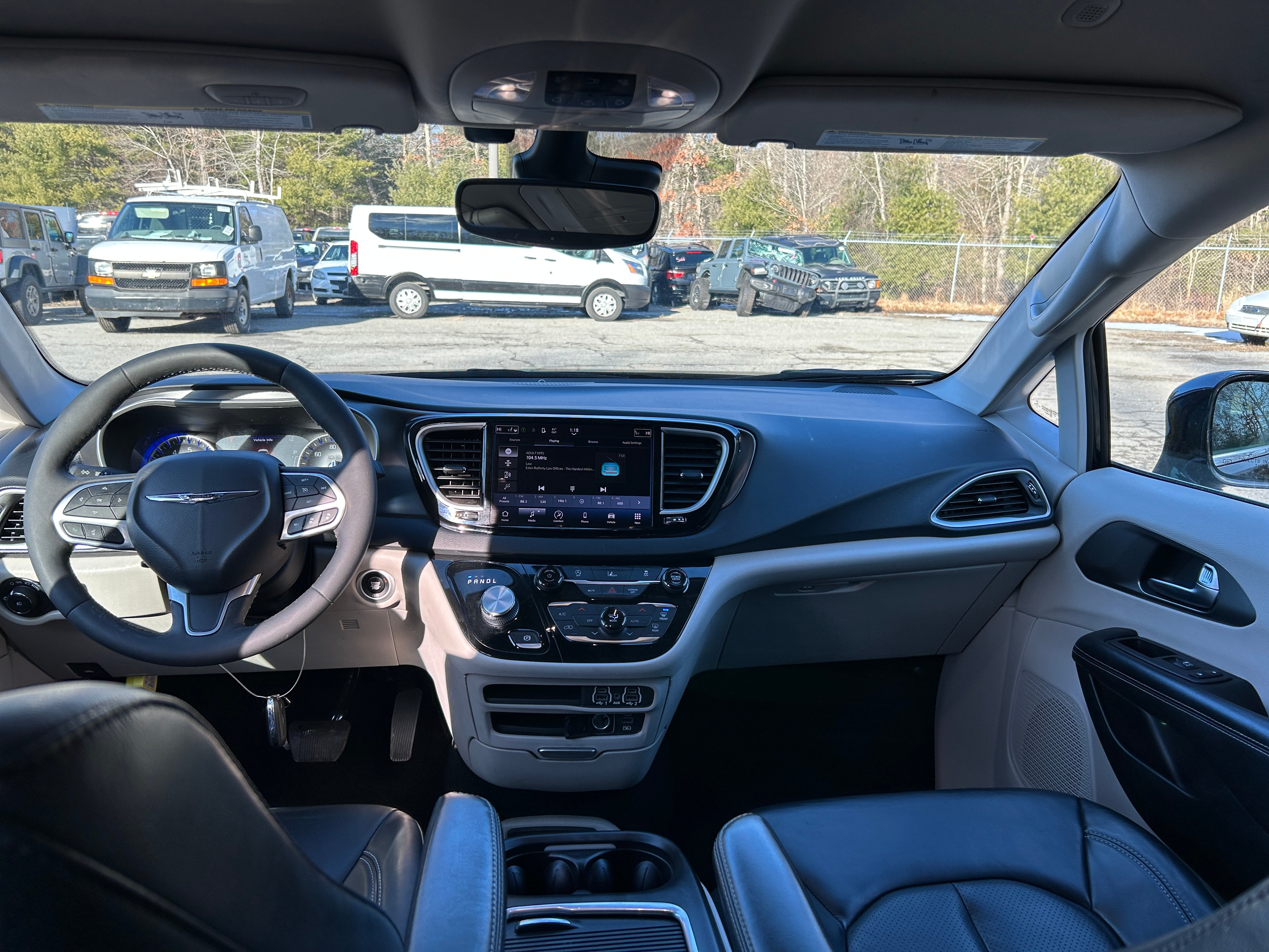 2022 Chrysler Pacifica Touring L 3