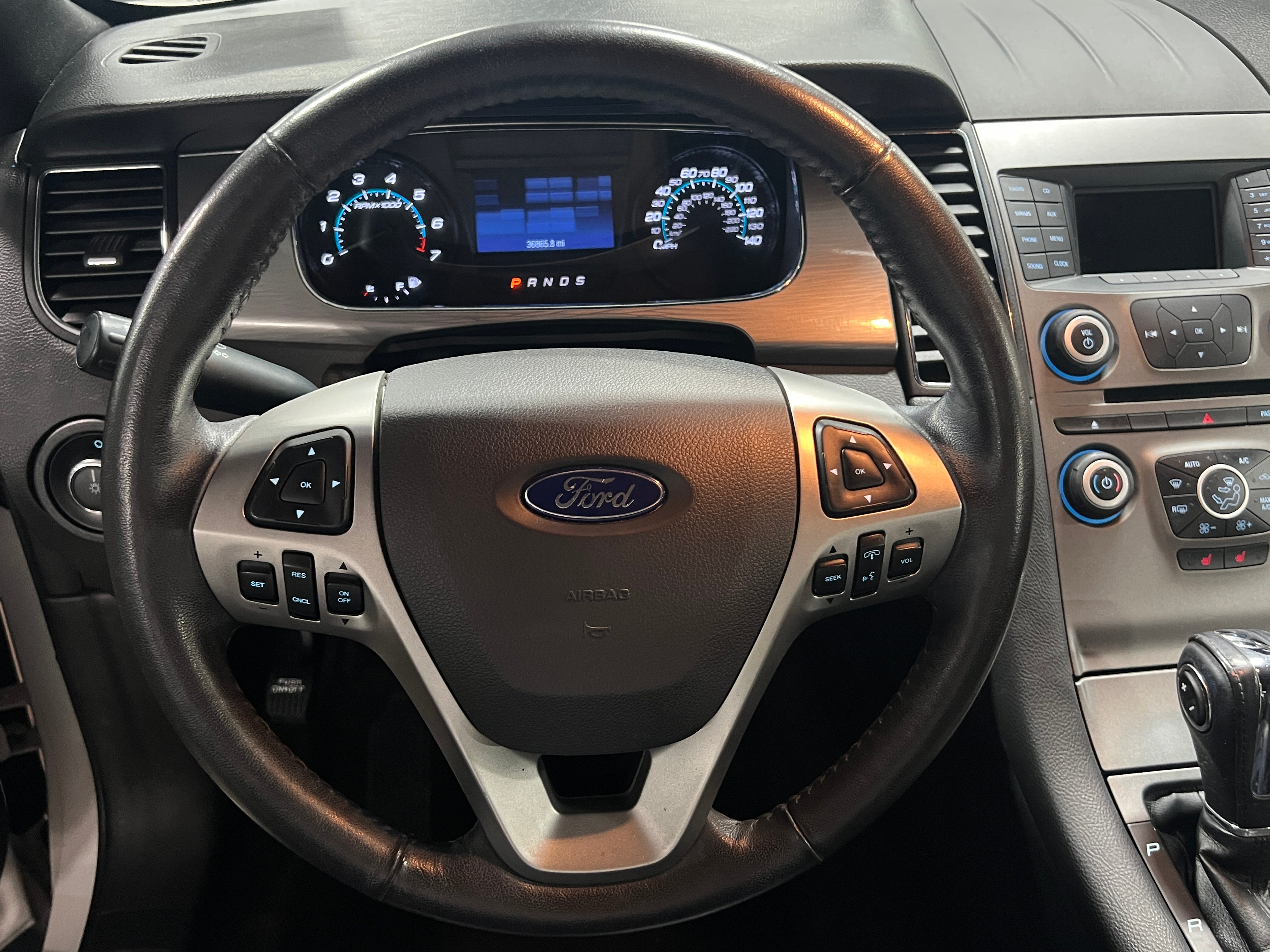 2015 Ford Taurus SEL 4