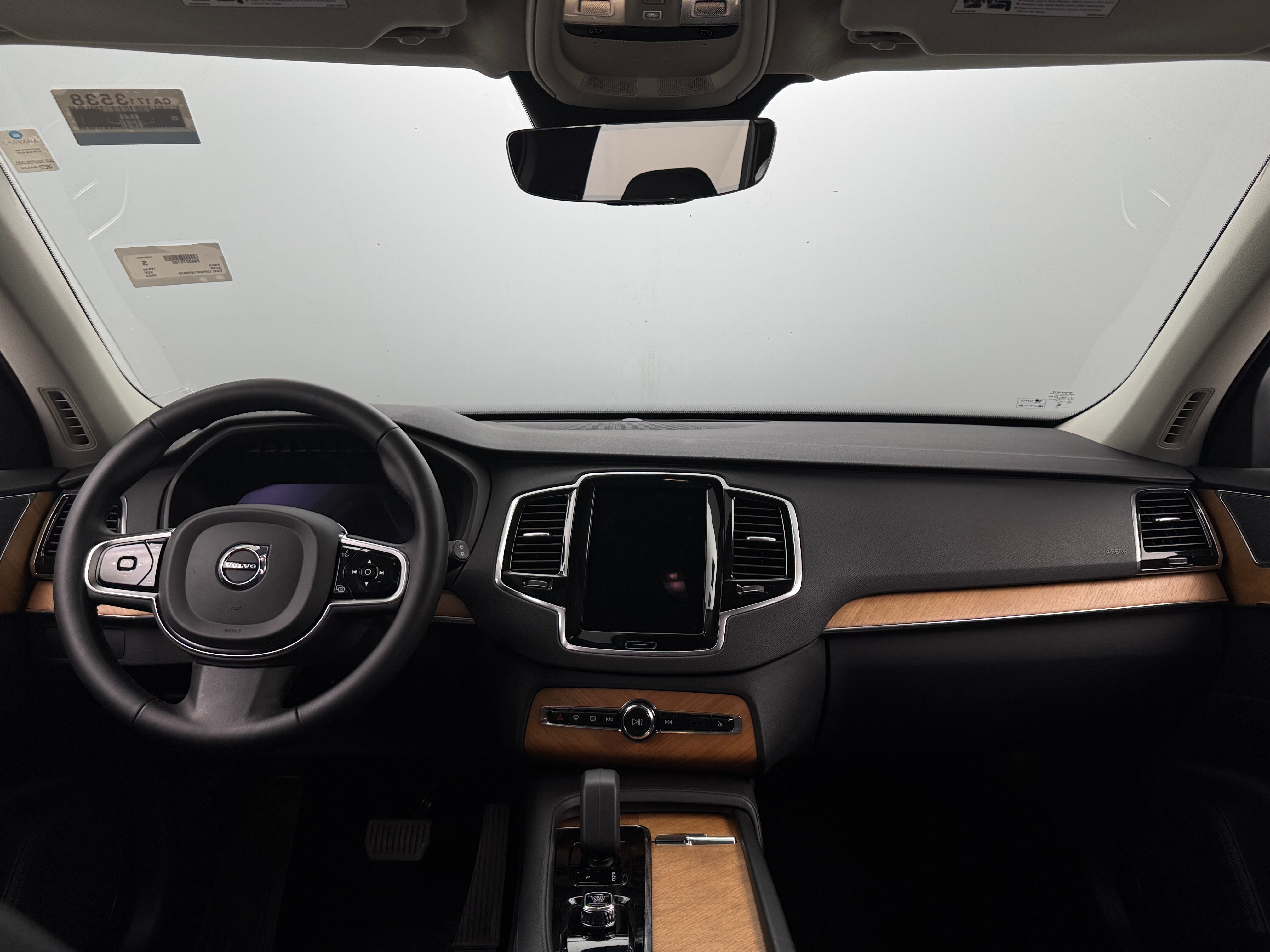 2023 Volvo XC90 B5 Plus 2