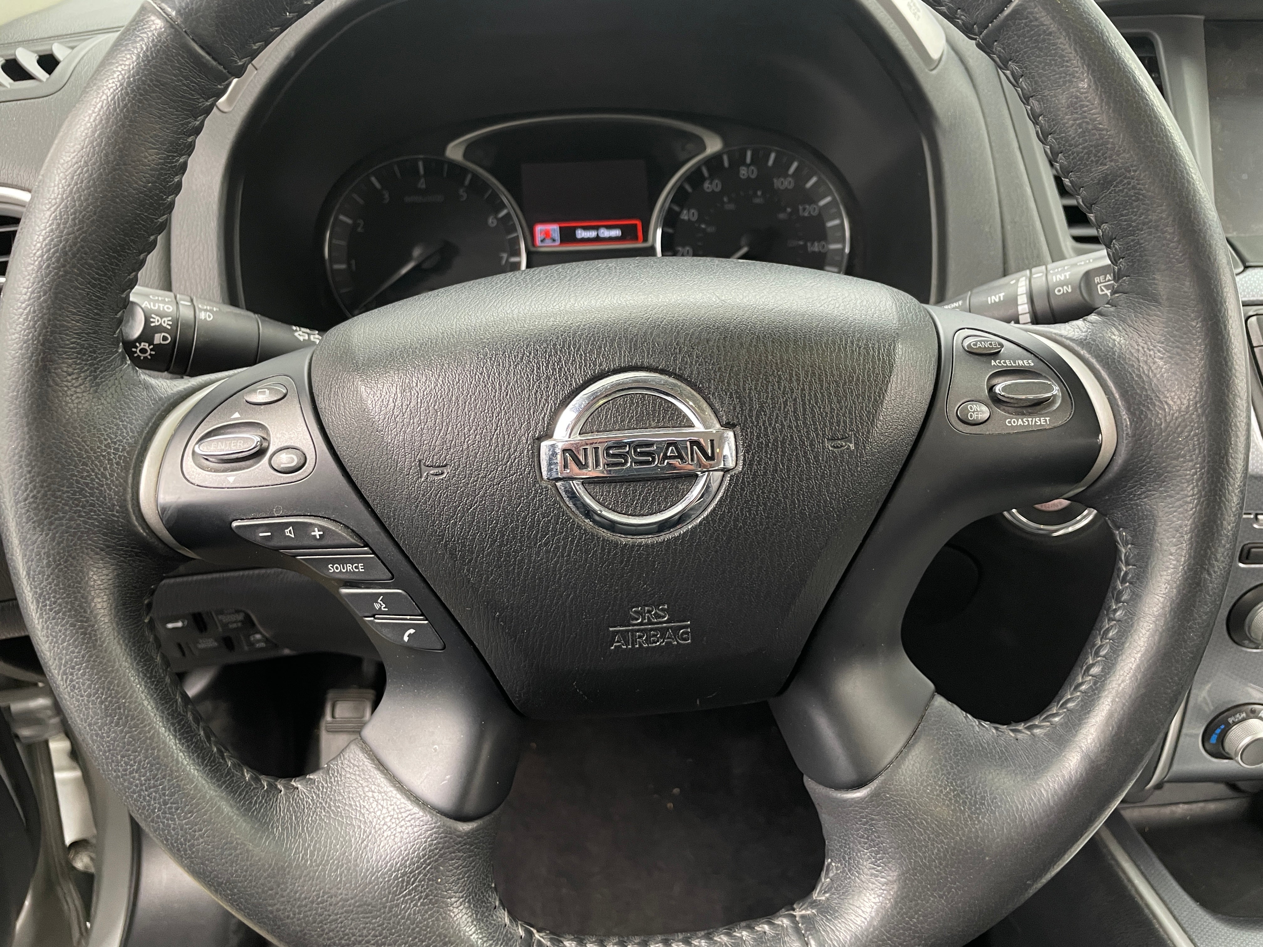 2017 Nissan Pathfinder SL 4